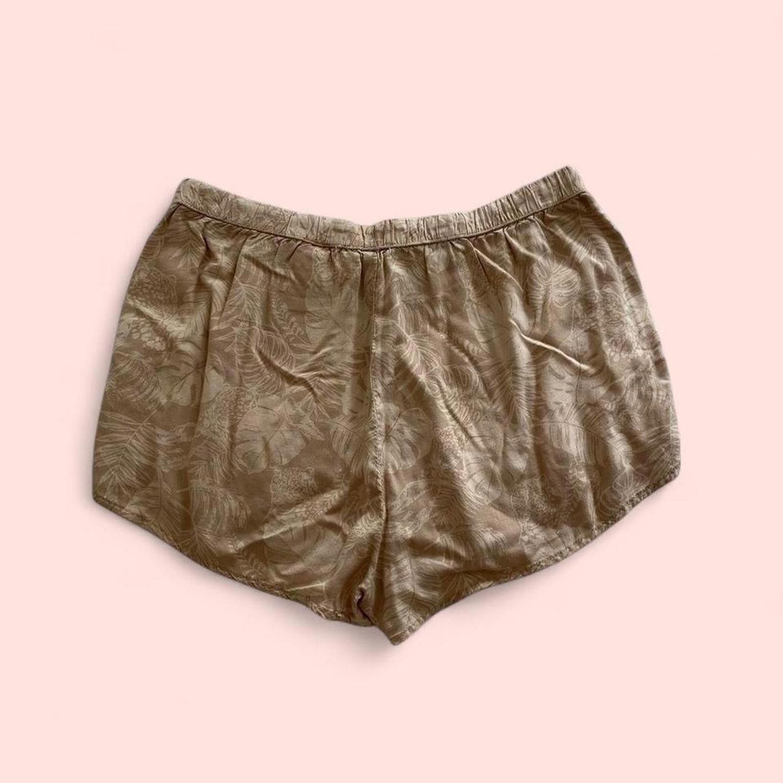 H&M Tan H&M summer shorts -low rise Size 27" / US 4 / IT 40 - 4 Thumbnail