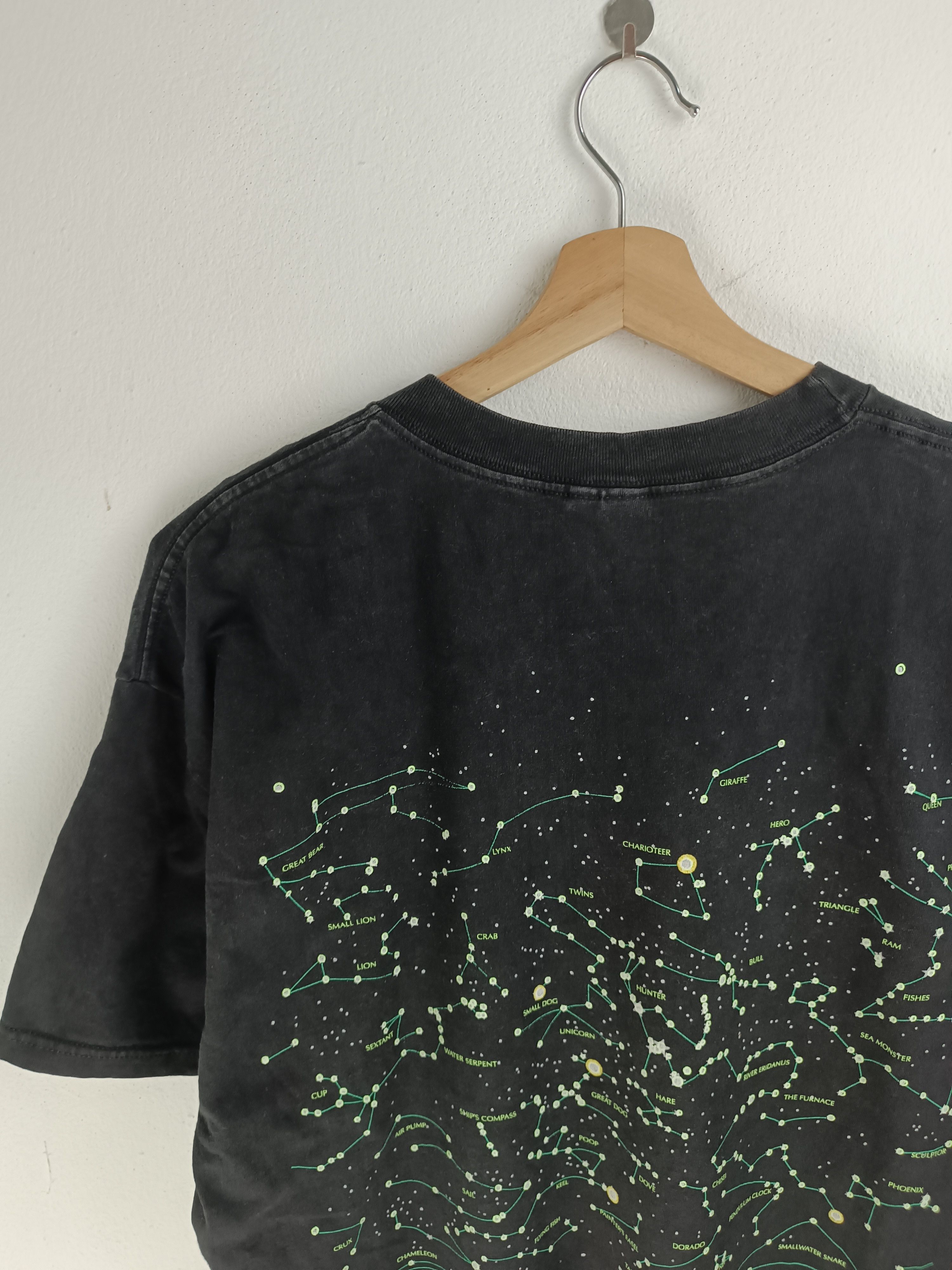 Vintage VINTAGE 90'S HEAVENLY BODIES STARS UNIVERSE BOOKS VERY RARE Size US XL / EU 56 / 4 - 14 Thumbnail