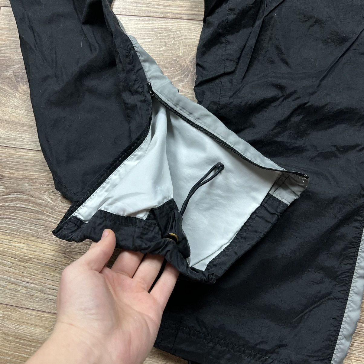 Nike 90s Nike Embroidered Logo Vintage Y2K Parachute Nylon Pants Size US 34 / EU 50 - 3 Thumbnail