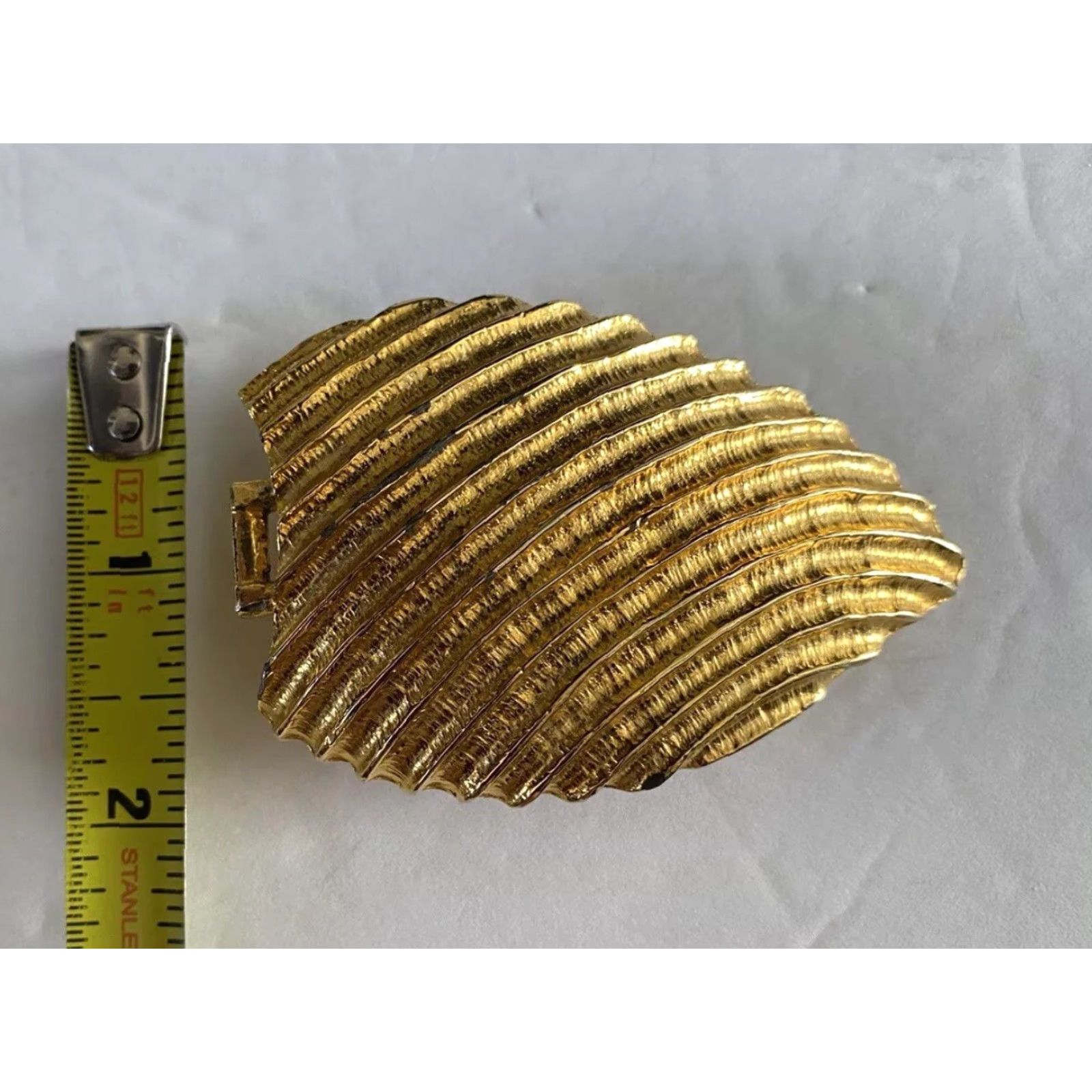 Vintage VINTAGE Mimi Di N Belt Buckle Leaf Shell 1987 Gold Mens Womens? Size ONE SIZE - 7 Thumbnail
