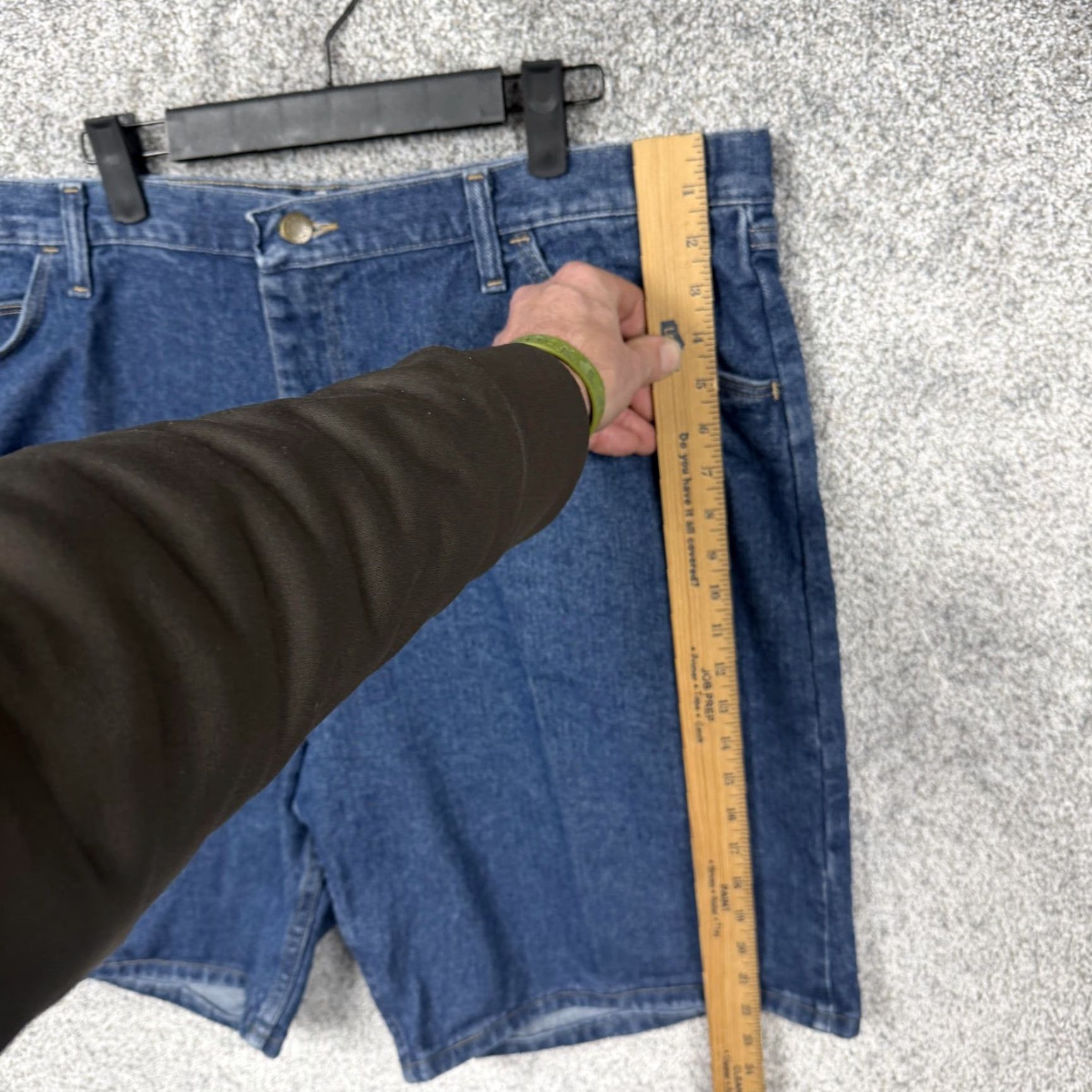 Wrangler Wrangler Bermuda Shorts Mens 41x9 Relaxed Fit Blue Mid Wash Denim Casual Size US 41 - 3 Thumbnail