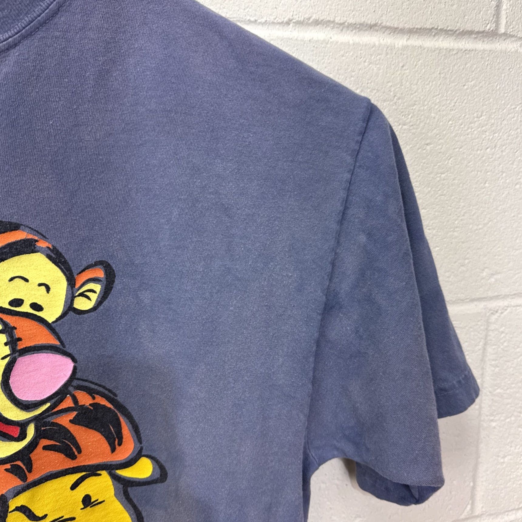Disney VINTAGE Disney T-Shirt XL Blue Winnie the Pooh Tigger 90s Graphic Print Crew Neck Mens Size US XL / EU 56 / 4 - 7 Thumbnail