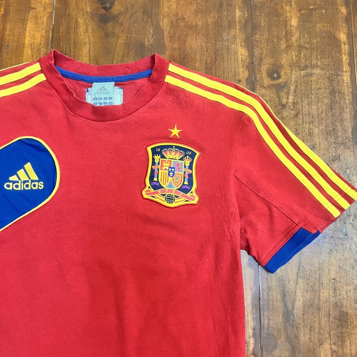 Other Vintage 2000's Spain national team shirt Size US S / EU 44-46 / 1 - 2 Thumbnail