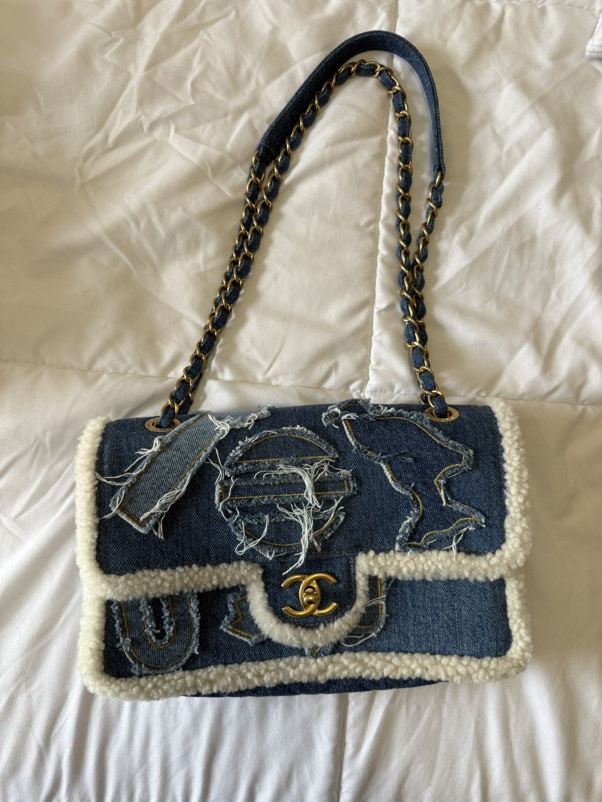 Chanel Chanel Denim Shearling Flap Bag (2019) Size ONE SIZE - 1 Thumbnail