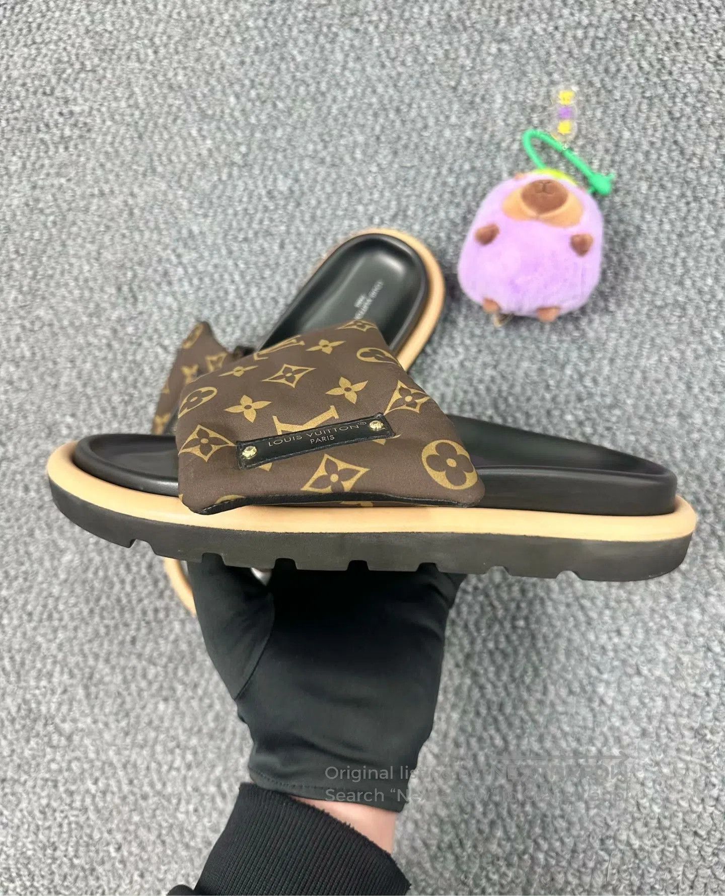 Louis Vuitton Louis Vuitton Brown embossed full print magic patch slippe Size US 8 / EU 41 - 6 Thumbnail
