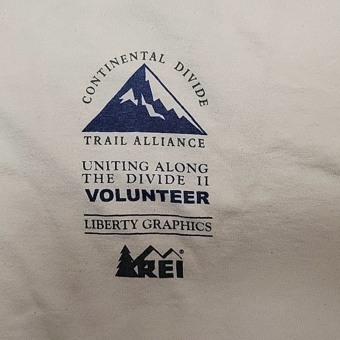 Vintage VINTAGE REI Shirt Men L Cream Continental Divide Trail Alliance Glacier Yellowstone Park Shirt Mens L White Size US L / EU 52-54 / 3 - 2 Thumbnail