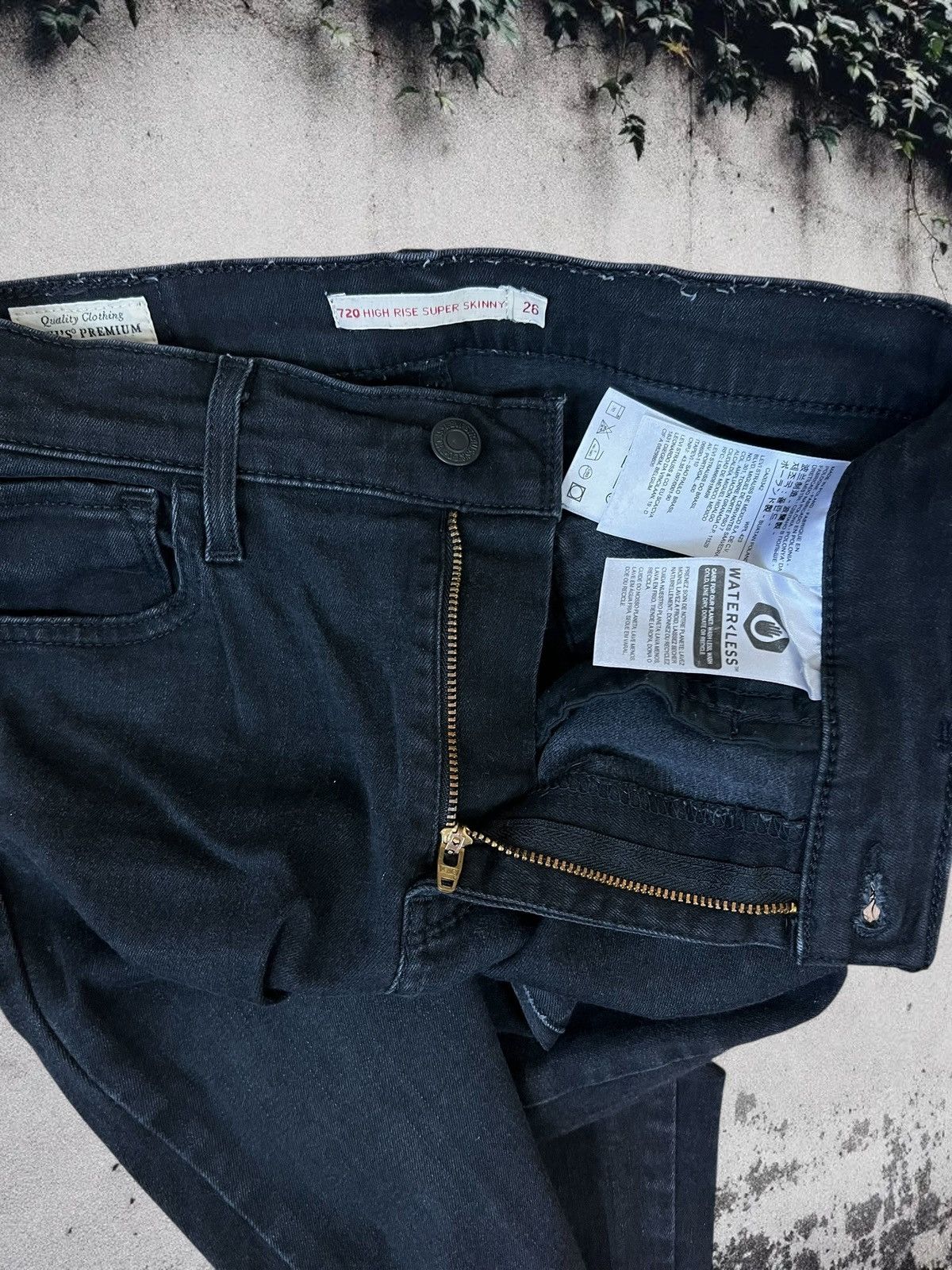 Levi's Levi’s 720 High Rise Super Skinny jeans size W26 L28 Size 26" / US 2 / IT 38 - 5 Thumbnail