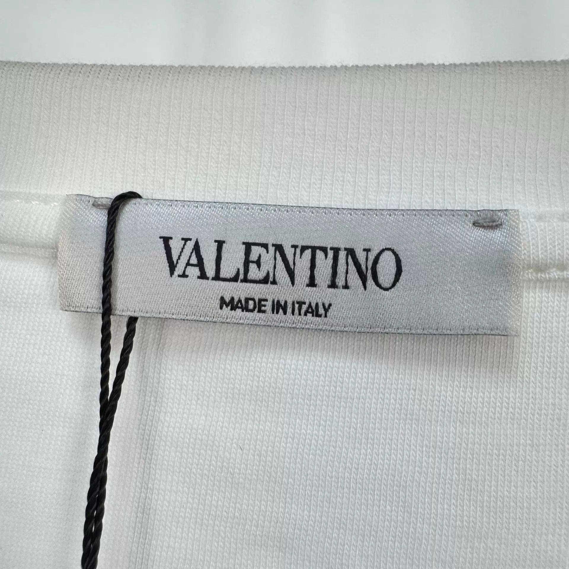 Valentino Valentino embossed logo short sleeve M new Size US M / EU 48-50 / 2 - 6 Thumbnail
