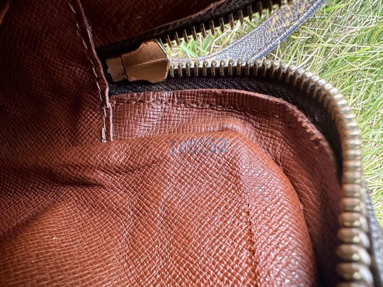 Louis Vuitton Authentic Louis Vuitton Monogram Amazone Crossbody Bag Size ONE SIZE - 11 Thumbnail