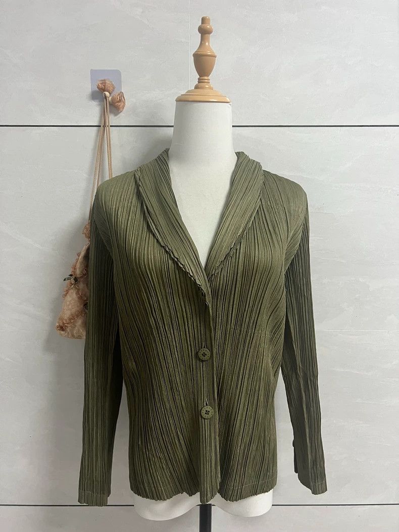 Issey Miyake Issey Miyake Dark green pleated cardigan Size S / US 4 / IT 40 - 1 Thumbnail