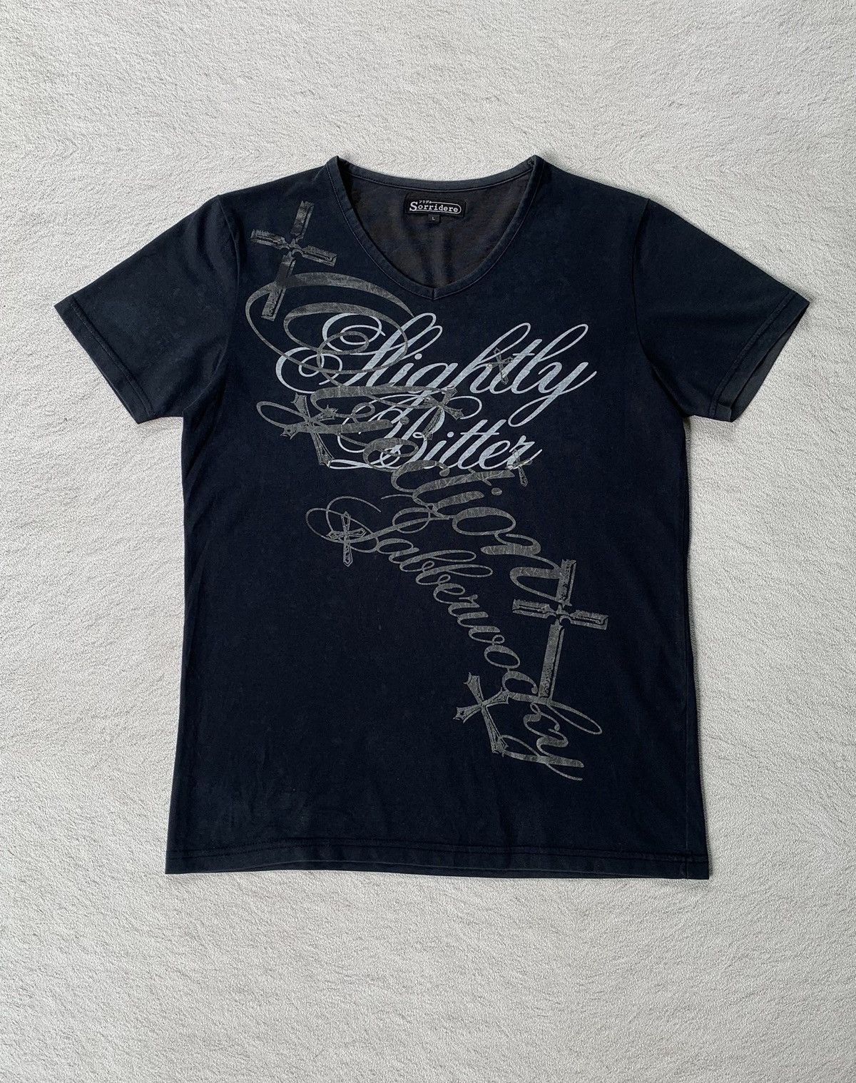 14th Addiction 2000s Sorridere Cross V-neck Tshirt Size US L / EU 52-54 / 3 - 1 Thumbnail
