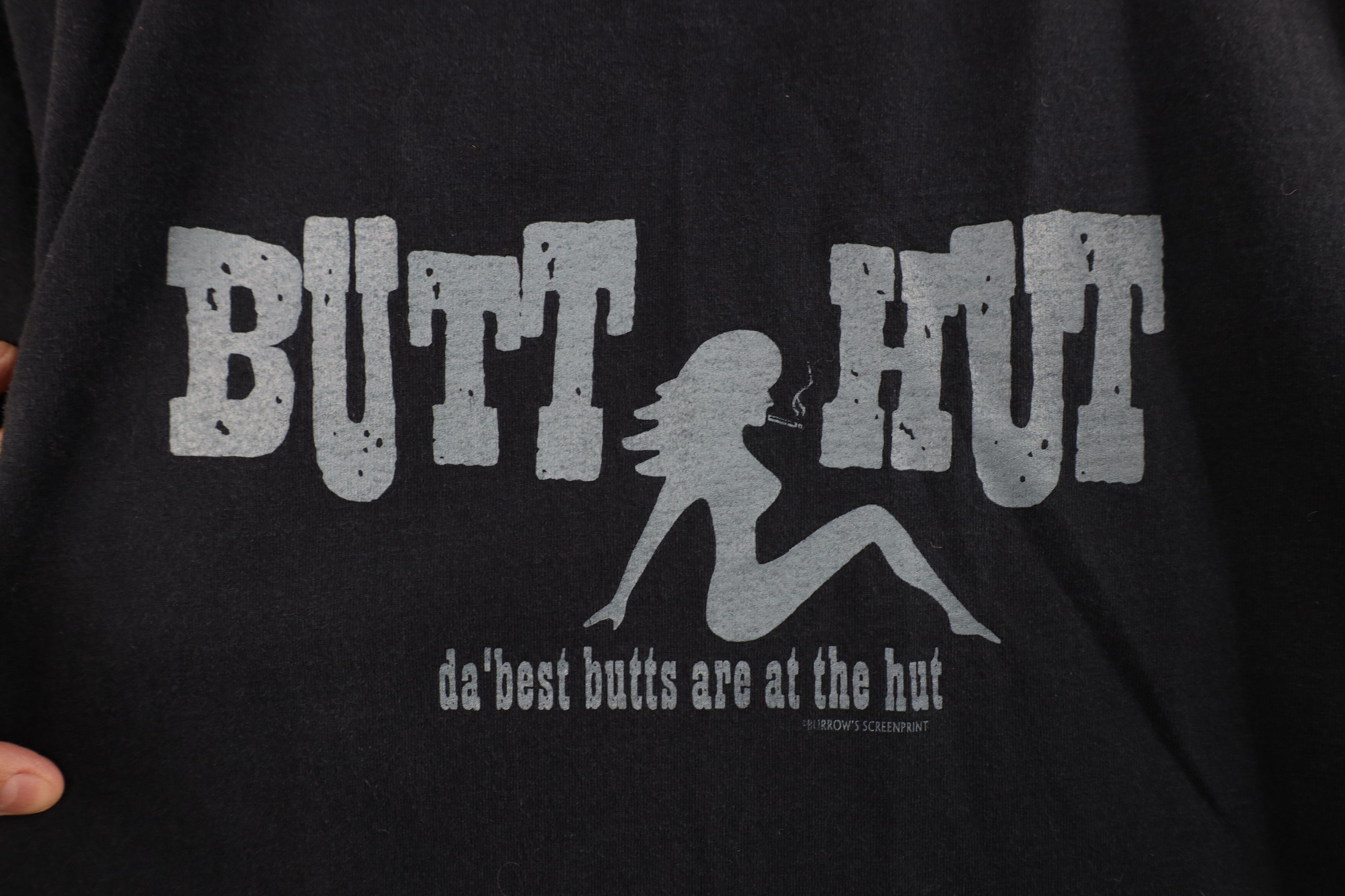 Vintage Vintage Streetwear Spell Butt Hut Pinup Girl T-Shirt Black Size US XL / EU 56 / 4 - 4 Thumbnail