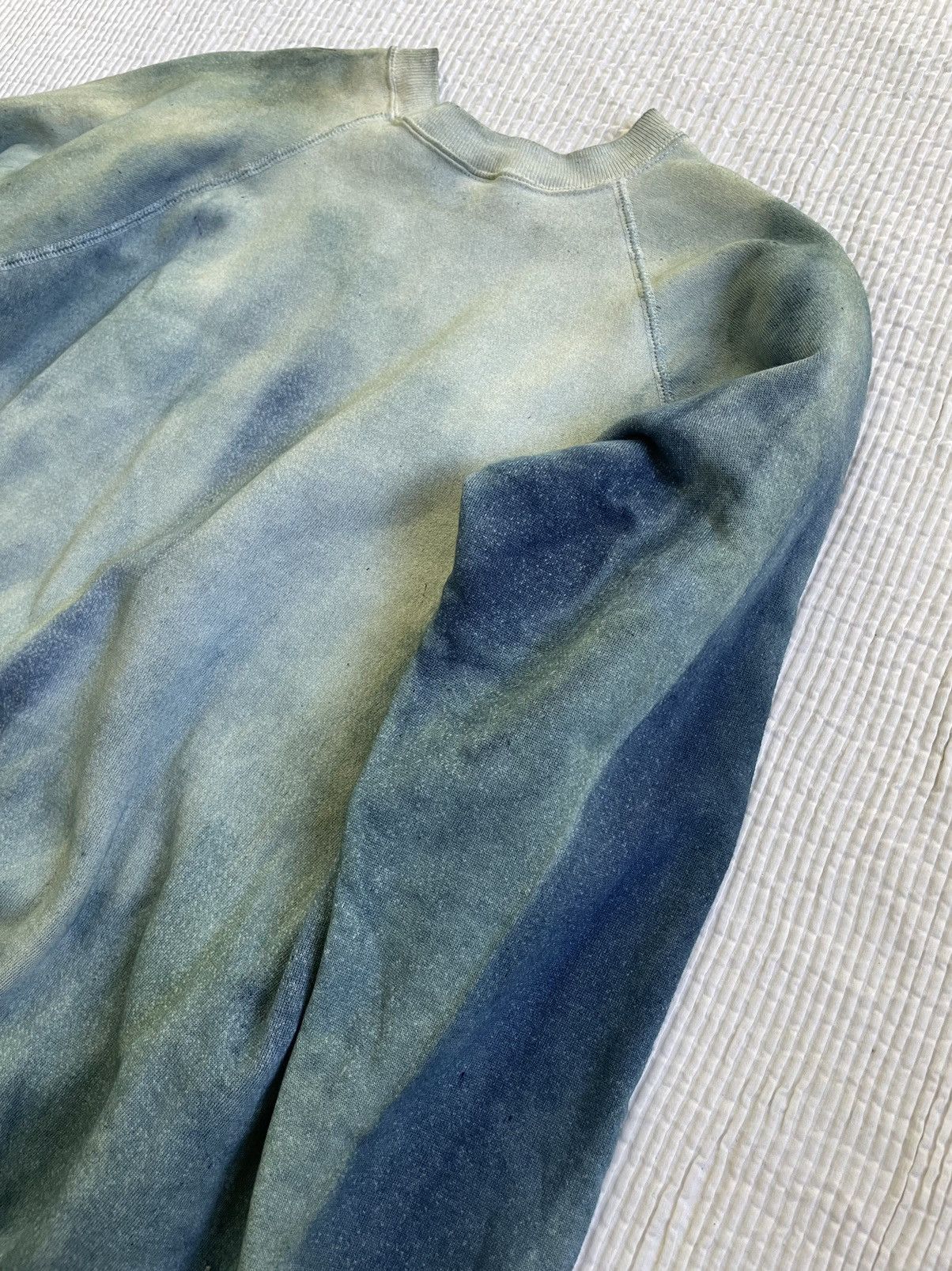 Indigo Indigo Dyed Sun Faded Crewneck Sweatshirt Size US L / EU 52-54 / 3 - 11 Thumbnail