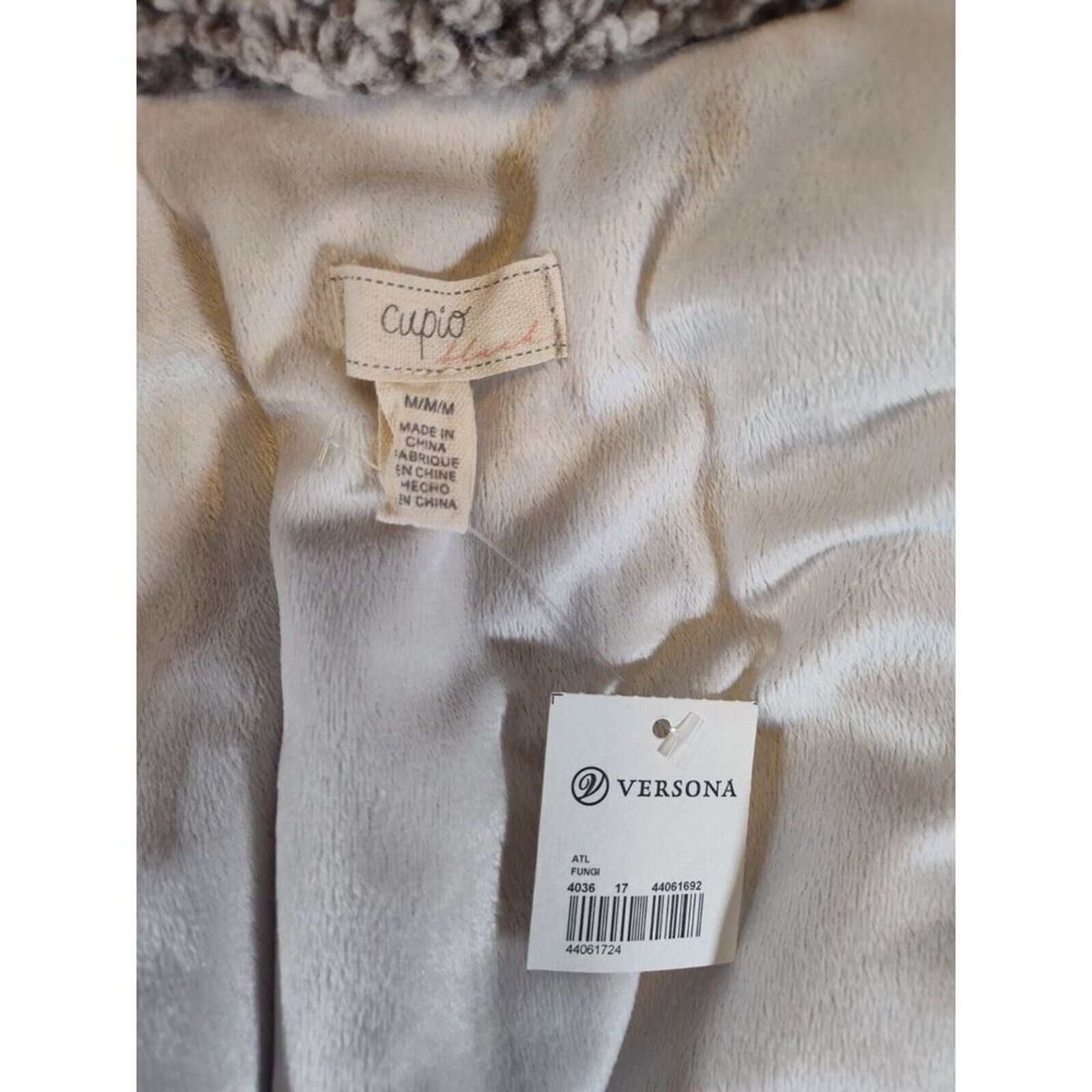& Other Stories CUPIO WOMAN BEIGE WAISTCOAT Vest SIZE Medium cozy soft Size M / US 6-8 / IT 42-44 - 9 Thumbnail