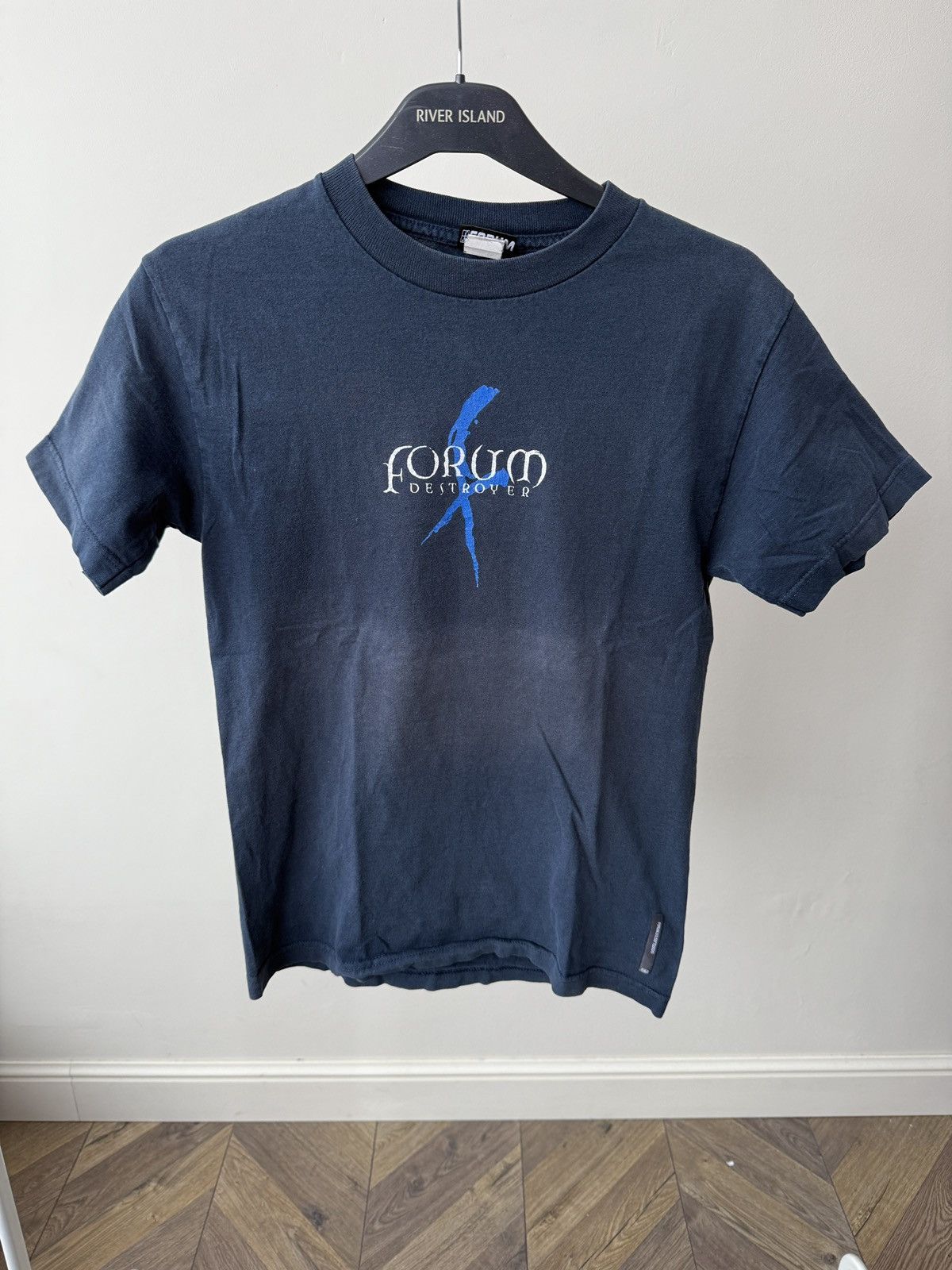 Other Vintage 90s forum snowboards foursquare destroyer t shirt Size US S / EU 44-46 / 1 - 1 Thumbnail