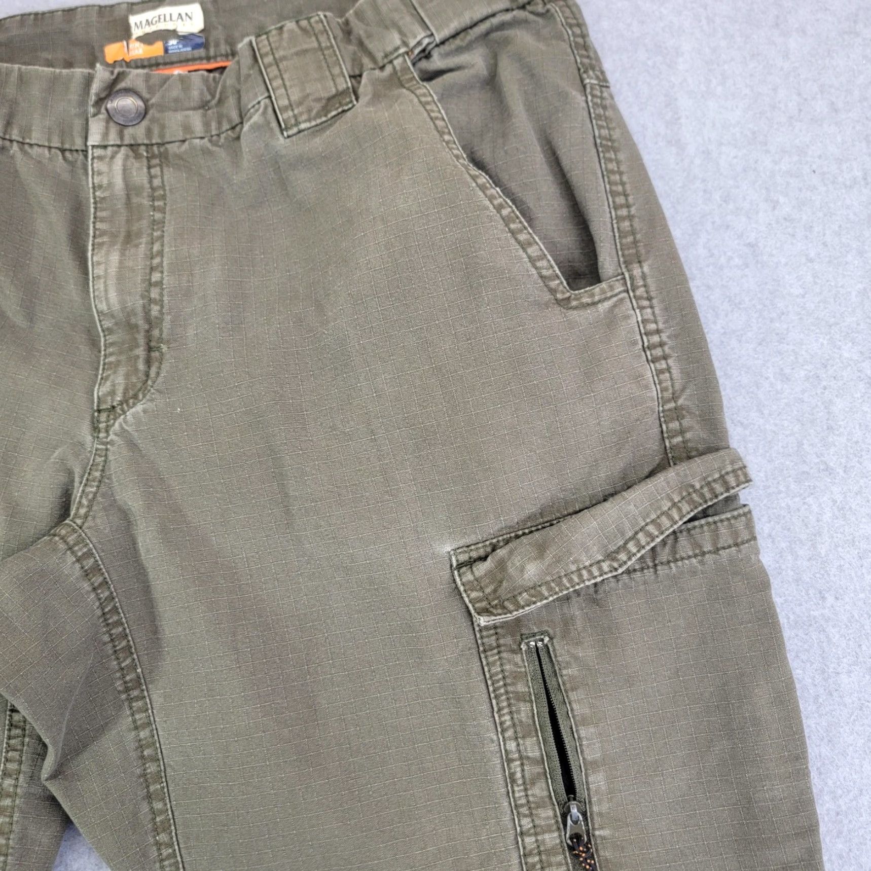 Vintage Magellan Outdoors Pants Mens 36x32 Green Cargo Canvas Elastic Waist Pockets Size US 36 / EU 52 - 3 Thumbnail