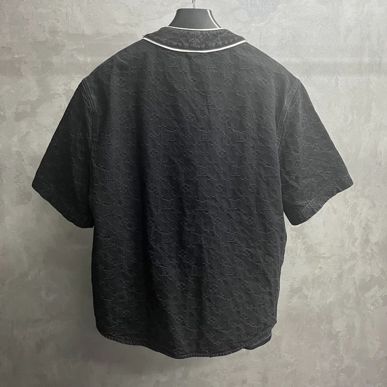 Louis Vuitton Louis Vuitton Black logo printed casual denim short sleeve Size US L / EU 52-54 / 3 - 5 Thumbnail