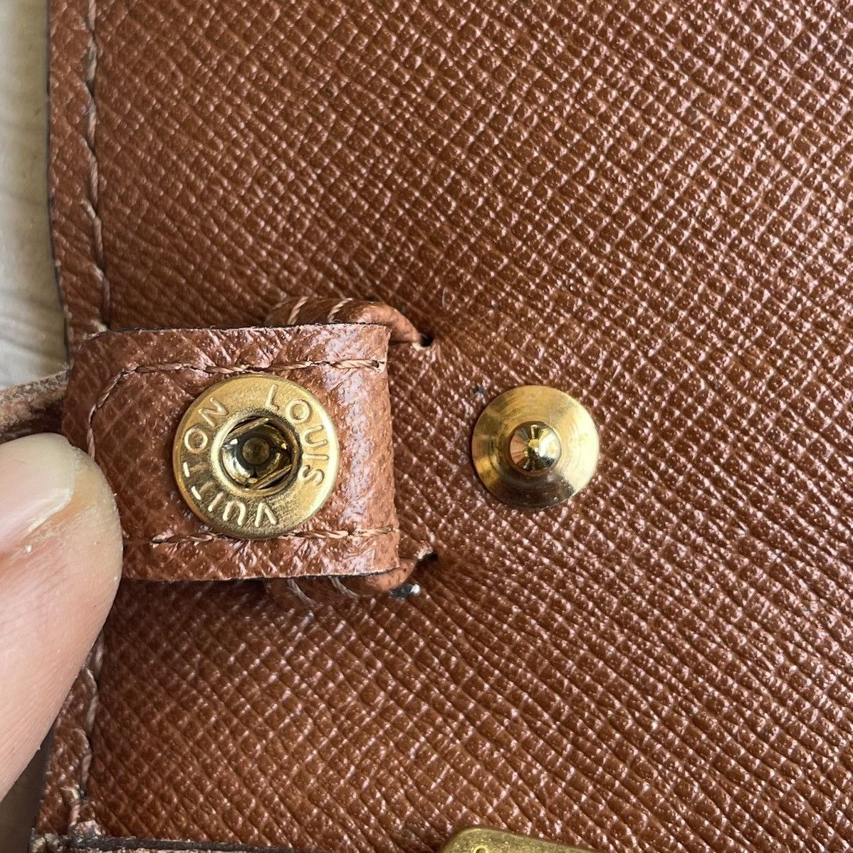 Louis Vuitton Louis Vuitton Monogram Canvas Pochette Crossbody Bag Size ONE SIZE - 17 Thumbnail