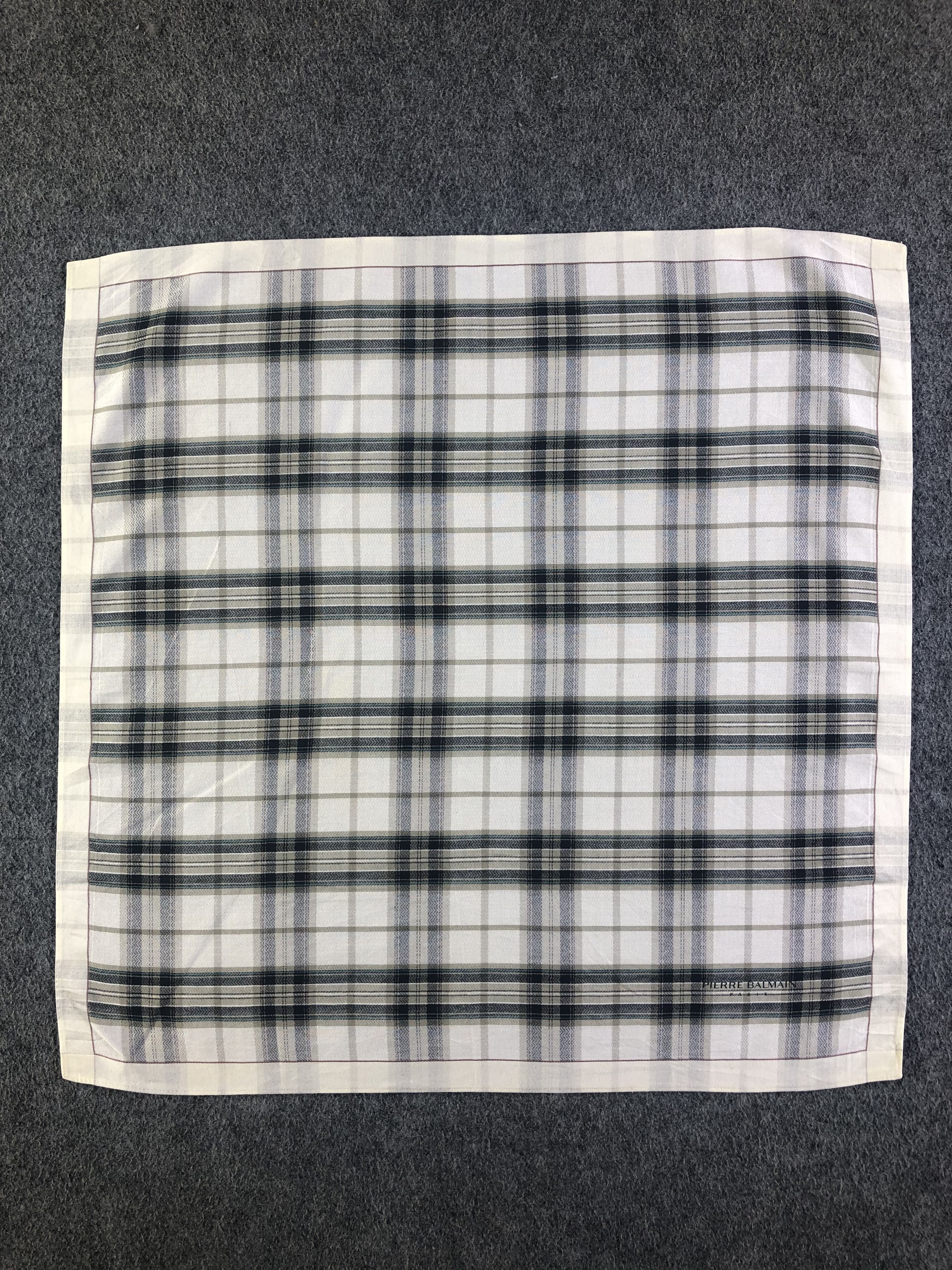 Pierre Balmain Pierre Balmain Handkerchief / Bandana / Neckerchief C521 Size ONE SIZE - 3 Thumbnail
