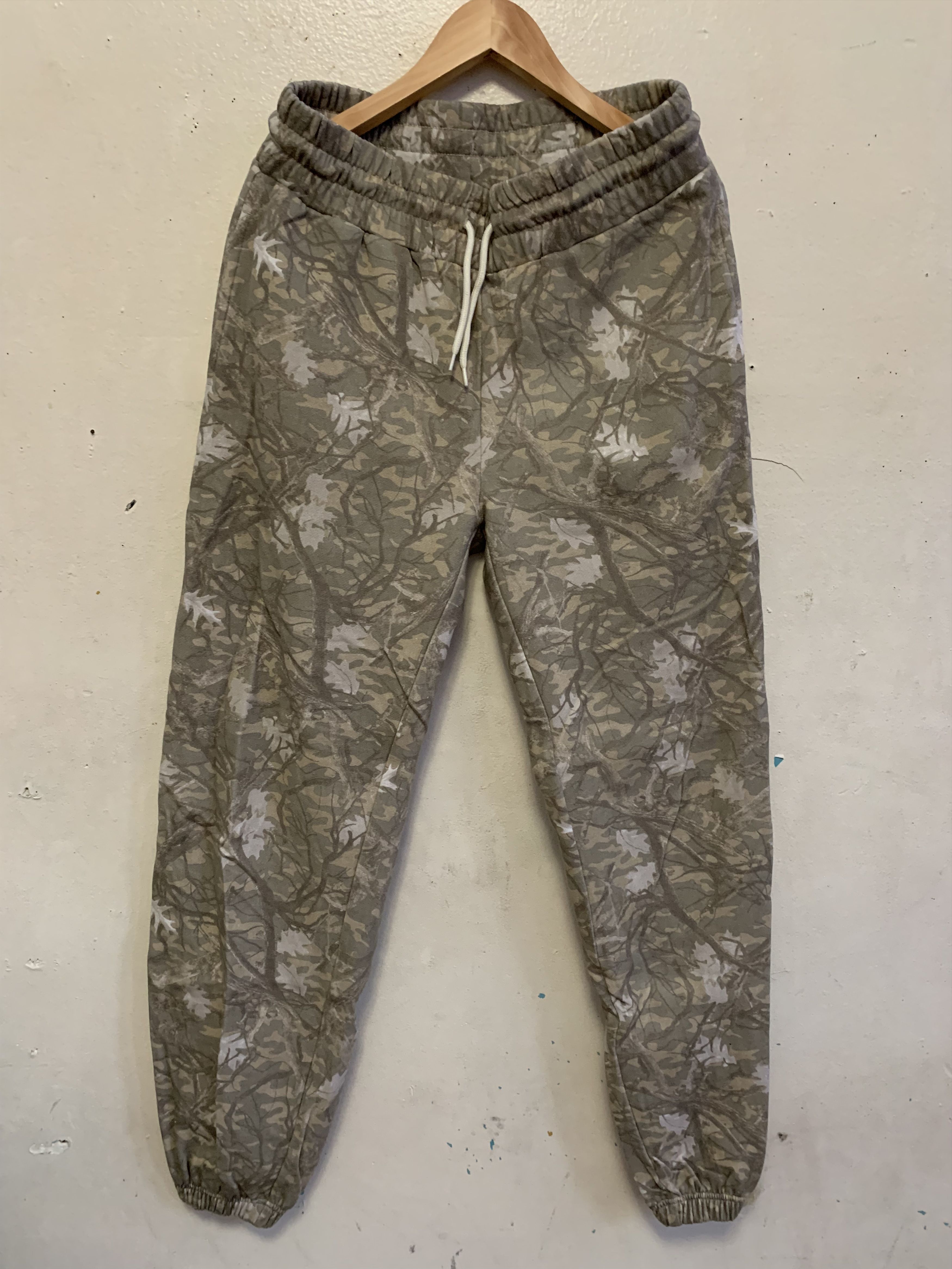 Other PALE FOREST CAMO PRINT Sweats ⊛ GREEN/BEIGE/WHITE ⊛ New Size US 31 - 3 Thumbnail