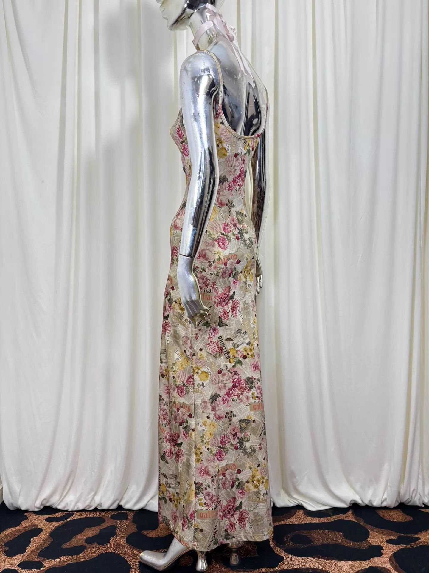 John Galliano John Galliano Vintage Newspaper Print Rose Side Slit Dress Size XS / US 0-2 / IT 36-38 - 2 Thumbnail