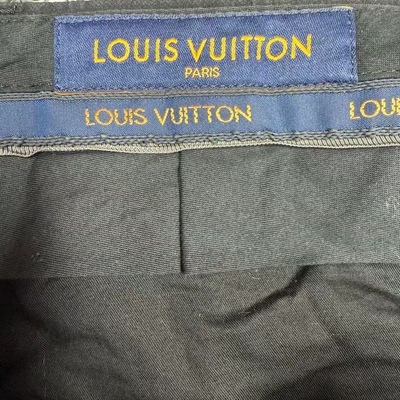Louis Vuitton Louis Vuitton Embossed Dark Pattern Full Logo Overalls pan Size US 42 / EU 58 - 5 Thumbnail