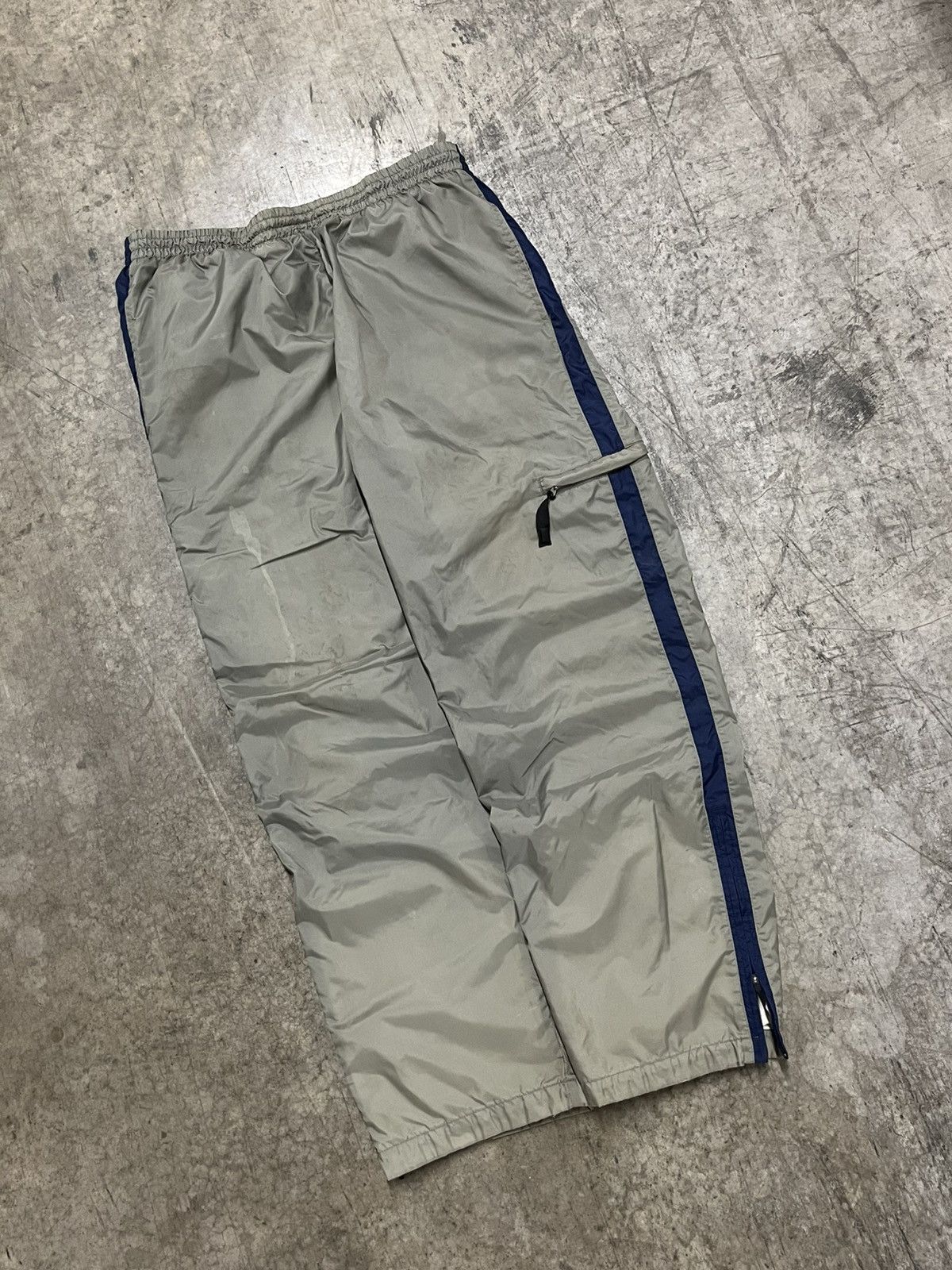 Nike Nike track pants y2k baggy fit streetwear hype rare drill Size US 32 / EU 48 - 2 Thumbnail