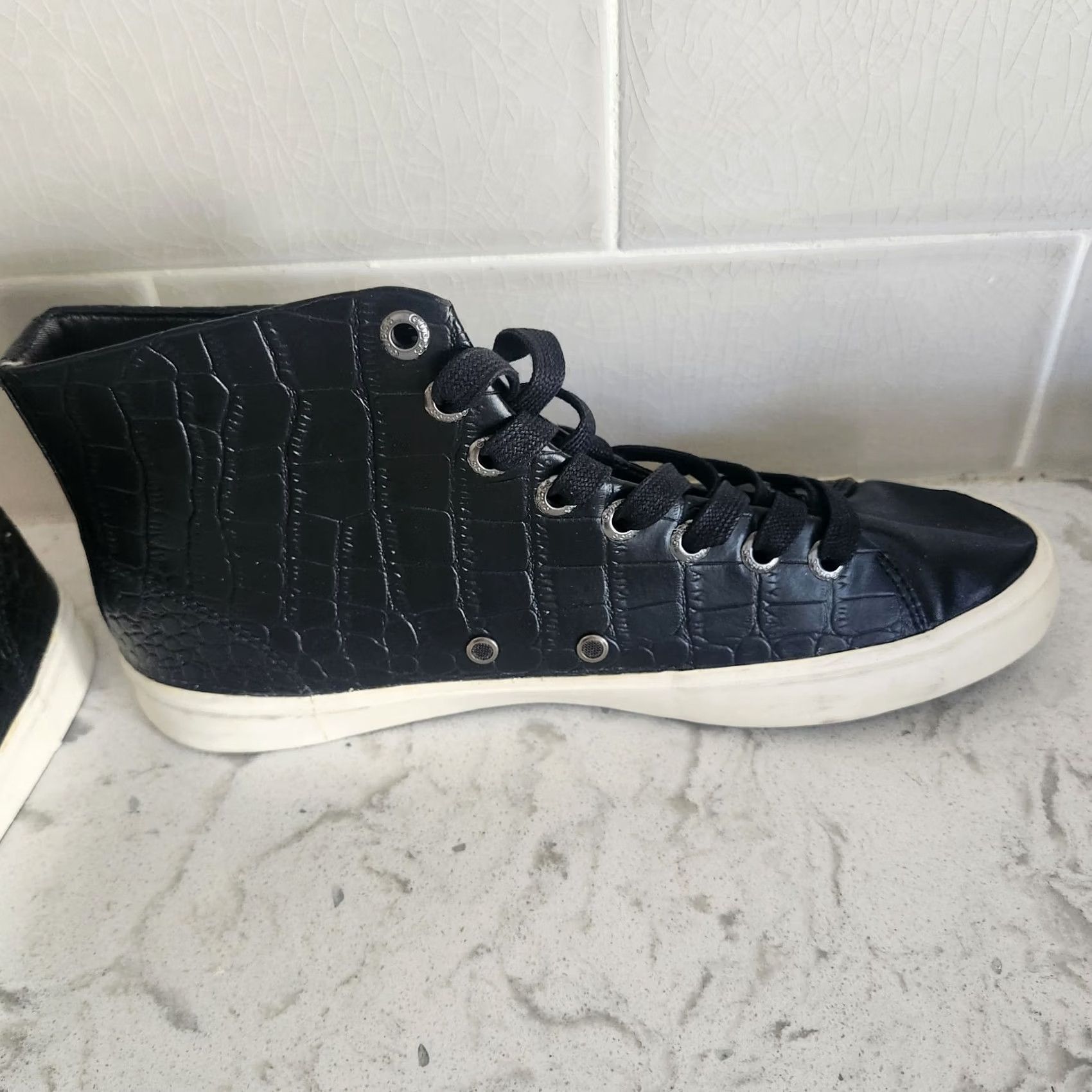 Guess GUESS High Top Sneakers Black Croc Embossed Lace Up Shoes Mens 9 Size US M / EU 48-50 / 2 - 3 Thumbnail