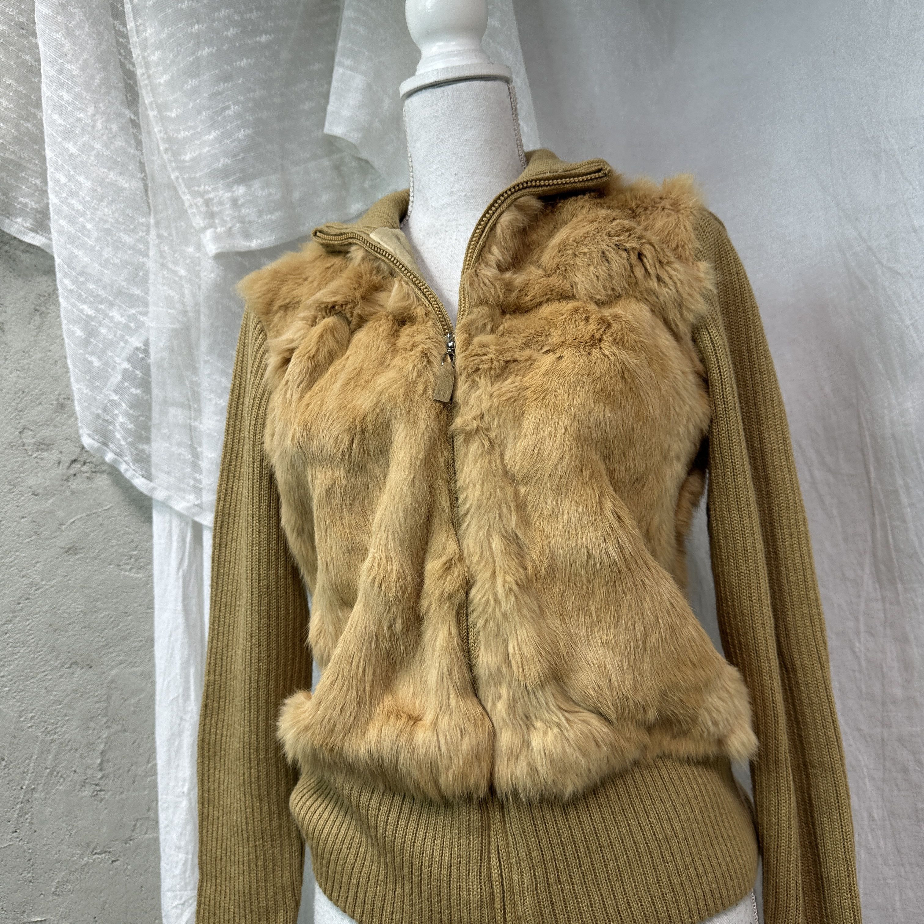 Vintage Vintage Gorpcore Ribbed Real Rabbit Fur Sweater 00s Size US M / EU 48-50 / 2 - 7 Thumbnail