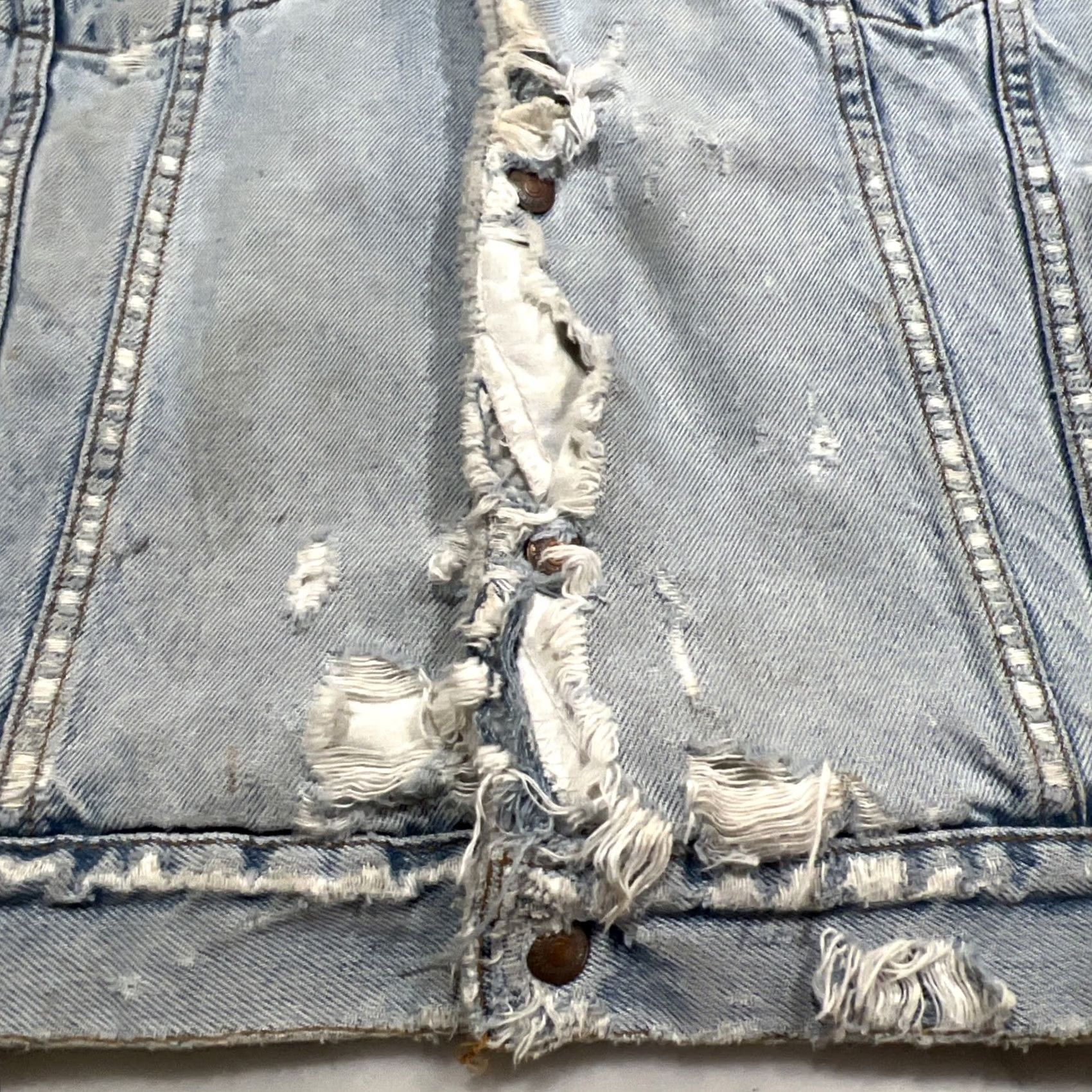 Levi's VINTAGE Levi’s Denim Trucker Jacket Men Large Sherpa Lined Thrashed Made USA Size US L / EU 52-54 / 3 - 5 Thumbnail
