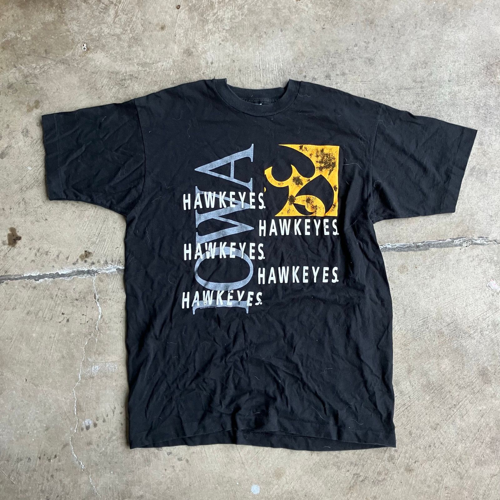 Vintage VINTAGE IOWA HAWKEYES BLACK T-SHIRT LARGE 90S SINGLE STITCH Size US L / EU 52-54 / 3 - 1 Thumbnail