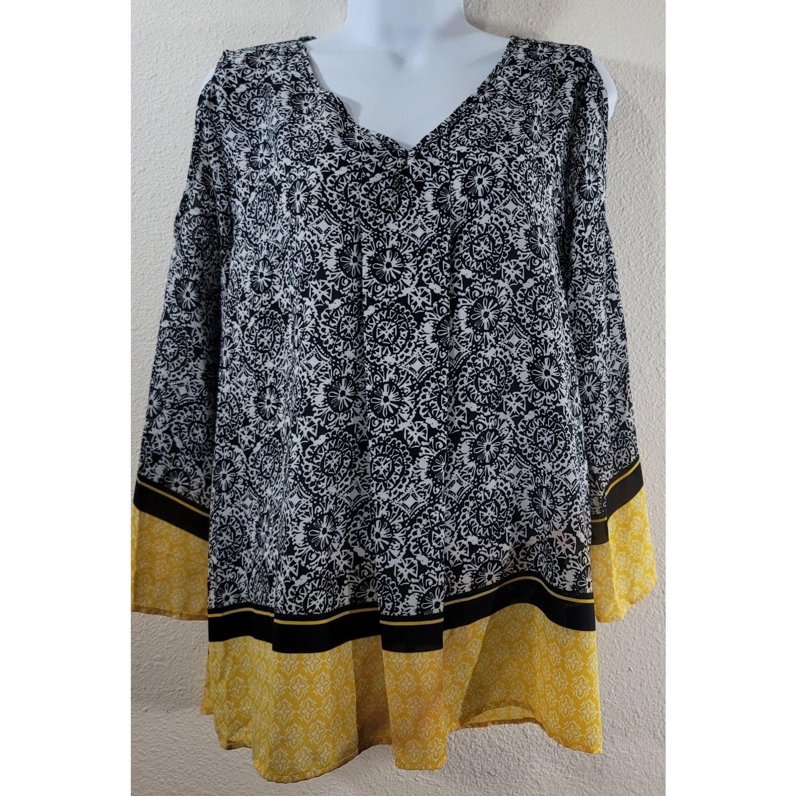 Other Cato Black White Yellow Floral Print Cold Shoulder Top Large Size L / US 10 / IT 46 - 1 Thumbnail