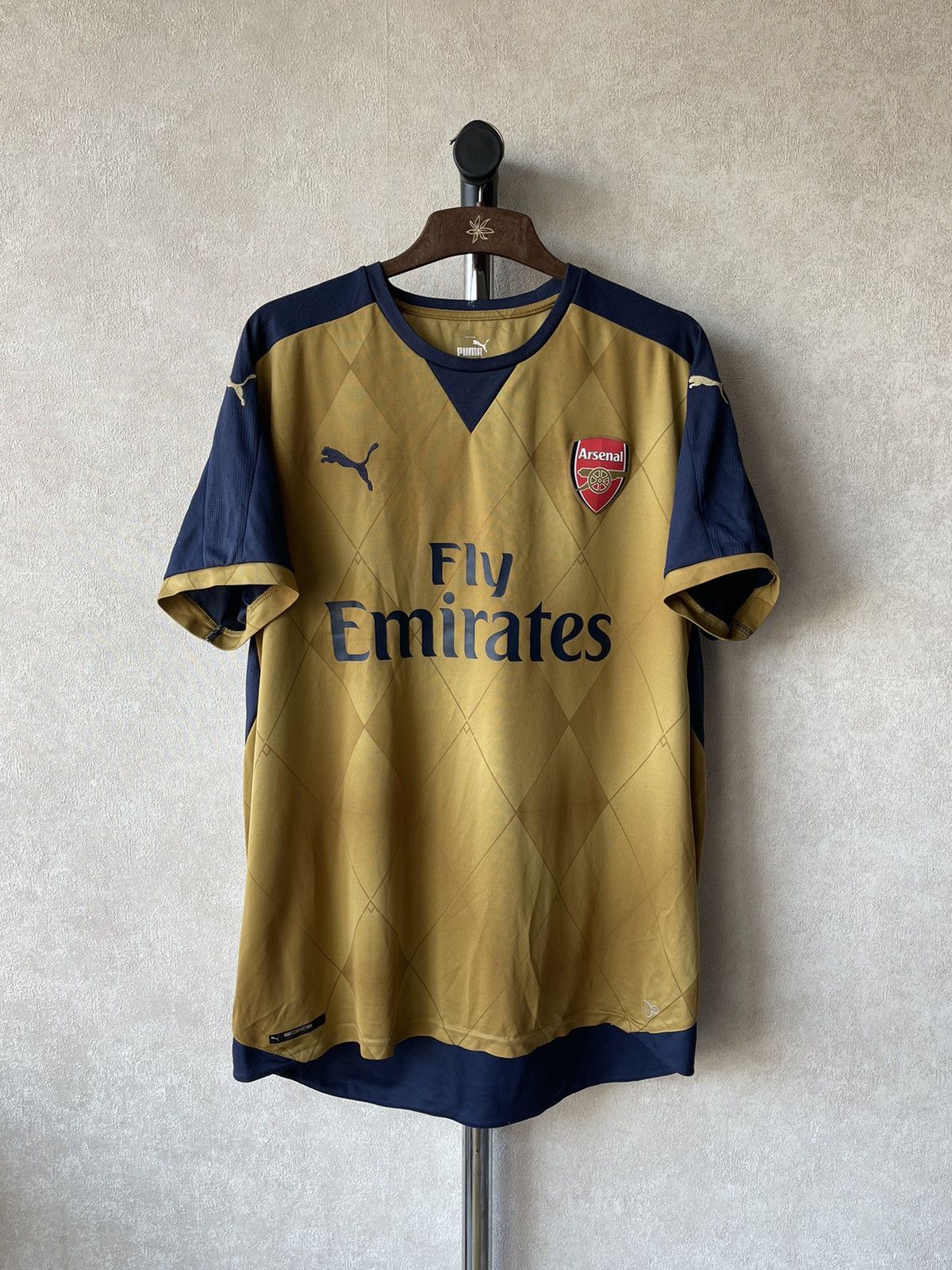 Puma Puma FC Arsenal Gunners Away 2015/2016 Soccer Jersey Shirt Size US XL / EU 56 / 4 - 1 Thumbnail