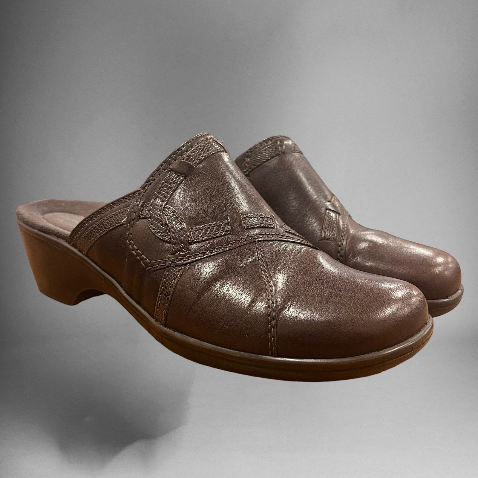 Clarks Clarks Brown Leather Slip On Clogs Size 8M Workwear Size US 8 / IT 38 - 1 Thumbnail