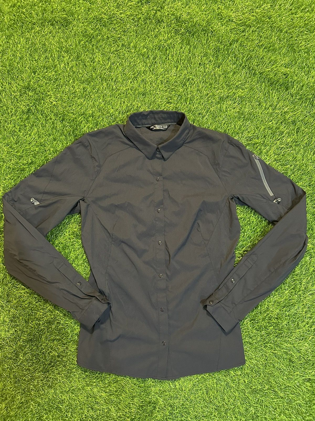 Arcteryx Women’s Collared Long sleeve Size Medium