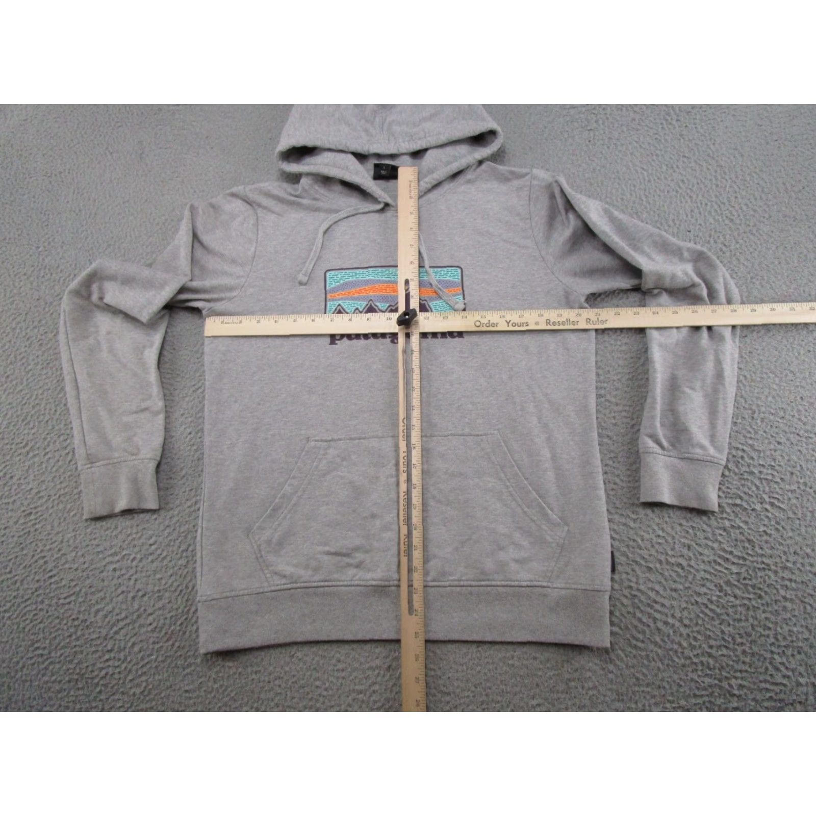 Patagonia Patagonia Hoodie Women’s Pullover Gray 73 Ahnya Solar Rays ‘73 Logo Fleece Lining Pocket Long Sleeve Size L Retro 90s Outdoor Casual Workwear Size L / US 10 / IT 46 - 7 Thumbnail