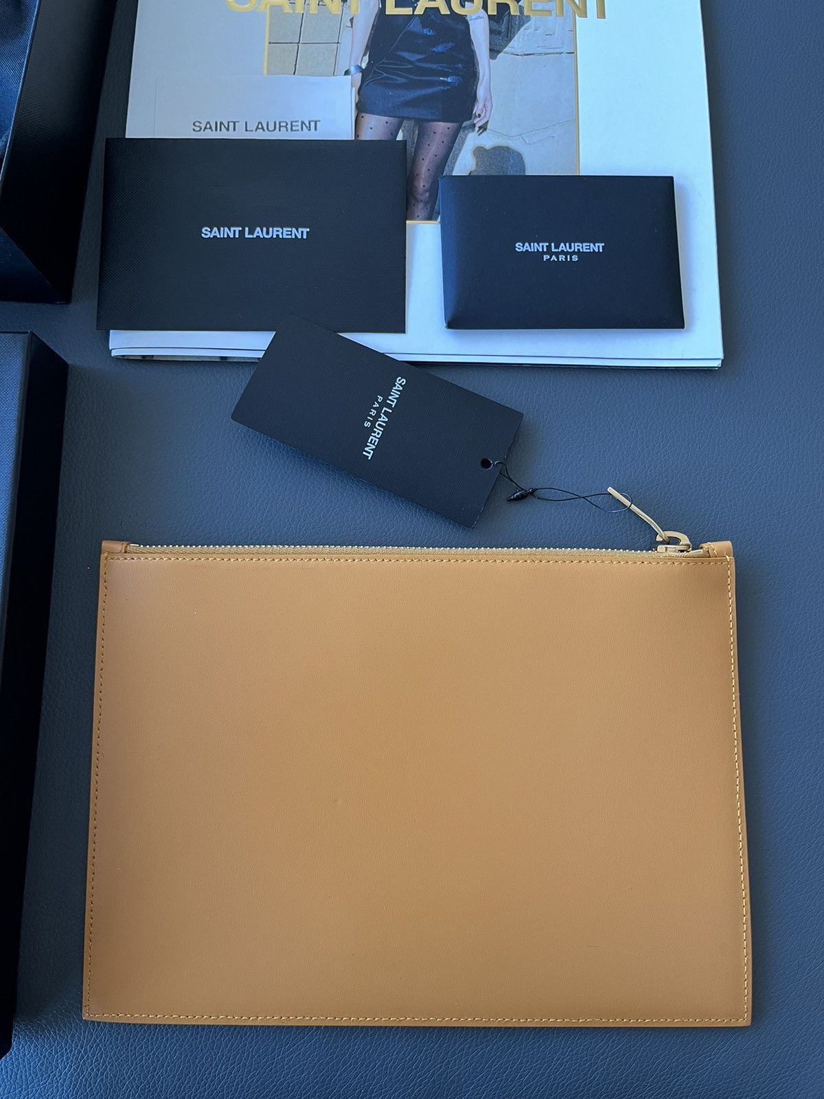 Hedi Slimane × Saint Laurent Paris × Yves Saint Laurent Limited Edition Brand New Saint Laurent Leather Pouch Bag Size ONE SIZE - 12 Thumbnail