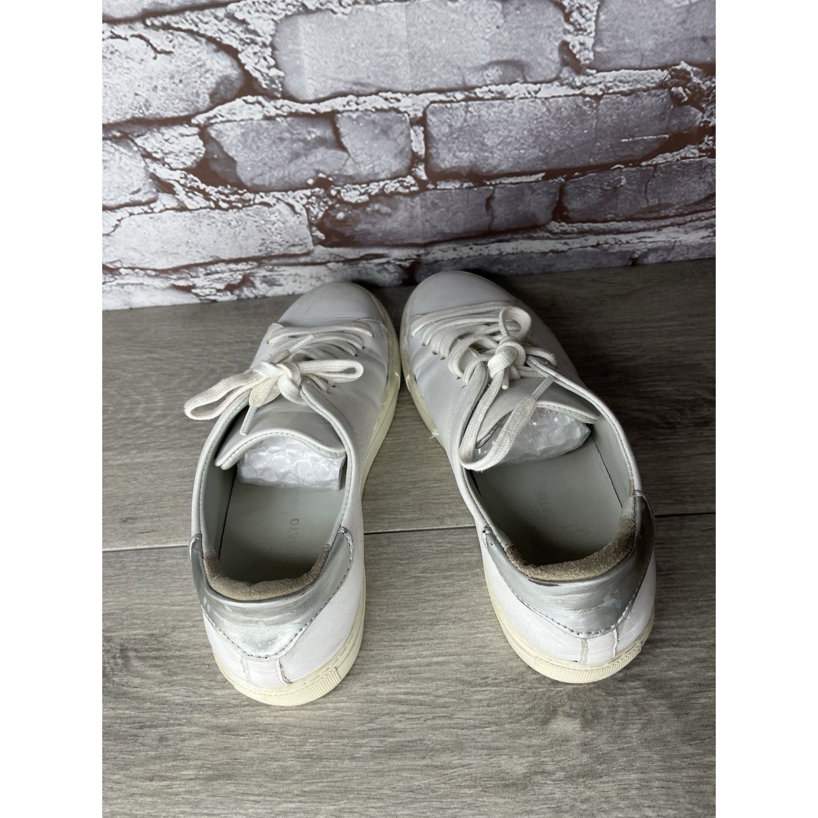 Axel Arigato Axel Arigato Womens Size 7.5 White Silver Sneakers Leather L Size US 7.5 / IT 37.5 - 17 Thumbnail
