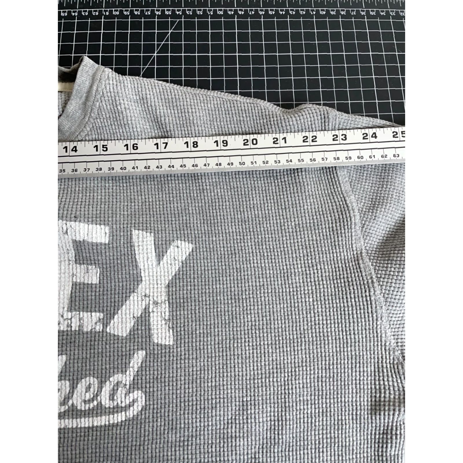 Avirex VINTAGE Avirex Thermal Shirt Mens Medium Gray White Crewneck Hip Hop Retro VTG Size US M / EU 48-50 / 2 - 7 Thumbnail