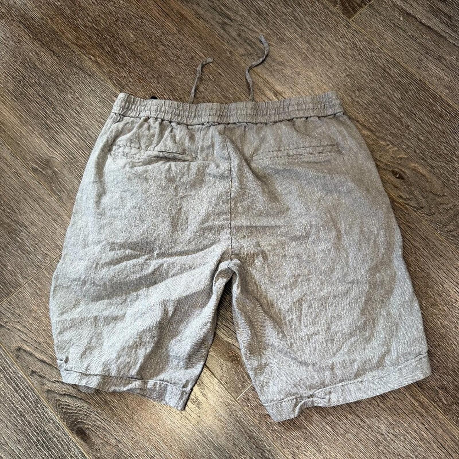 Theory Theory Men Shorts Light Gray Size Medium Premium Casual Size US 32 / EU 48 - 6 Thumbnail