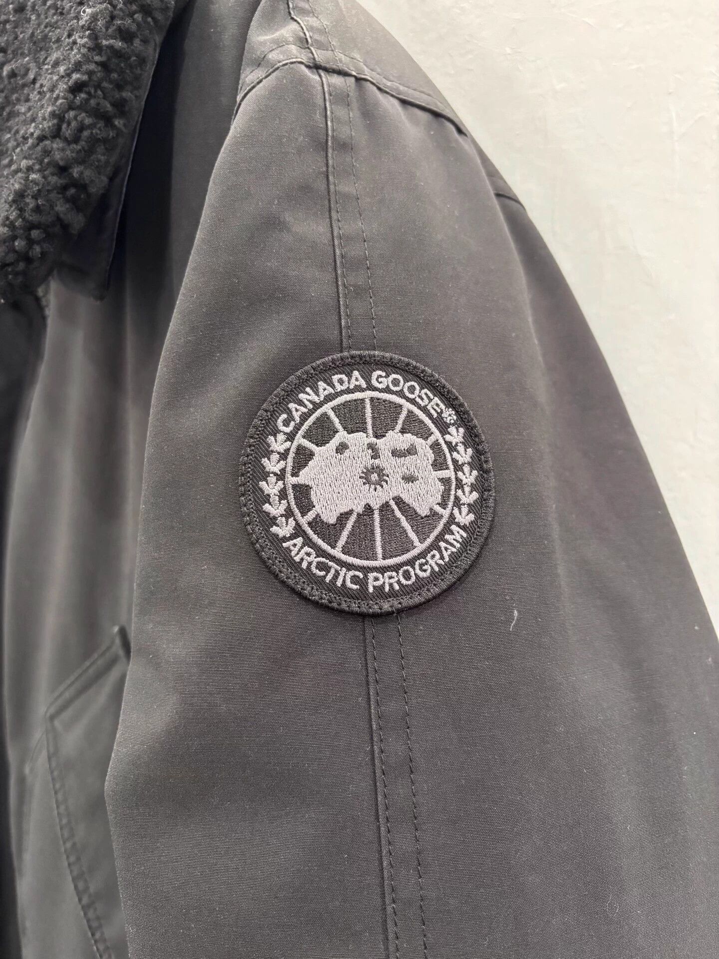Canada Goose Canada Goose Bromley Men's Black Label Down Jacket XL Size US XL / EU 56 / 4 - 4 Thumbnail