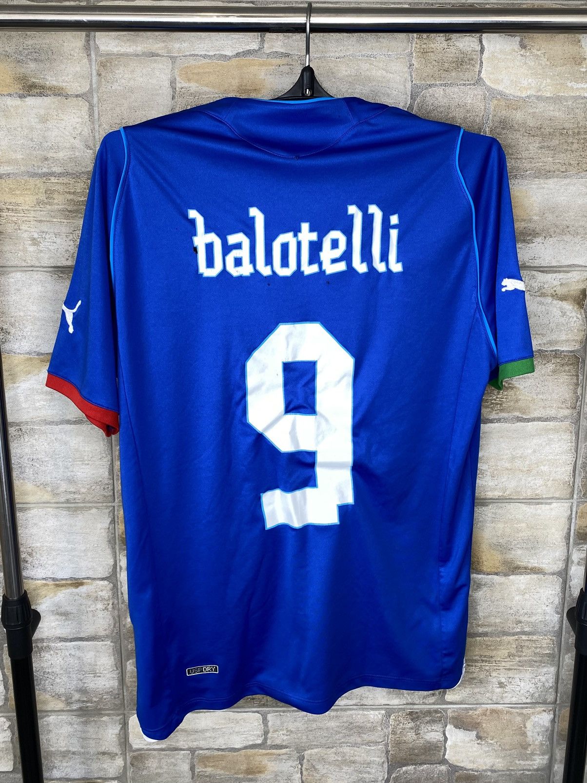 Puma Puma Italy 2013-2014 #9 Balotelli Home Kit Jersey Shirt Size US M / EU 48-50 / 2 - 2 Thumbnail