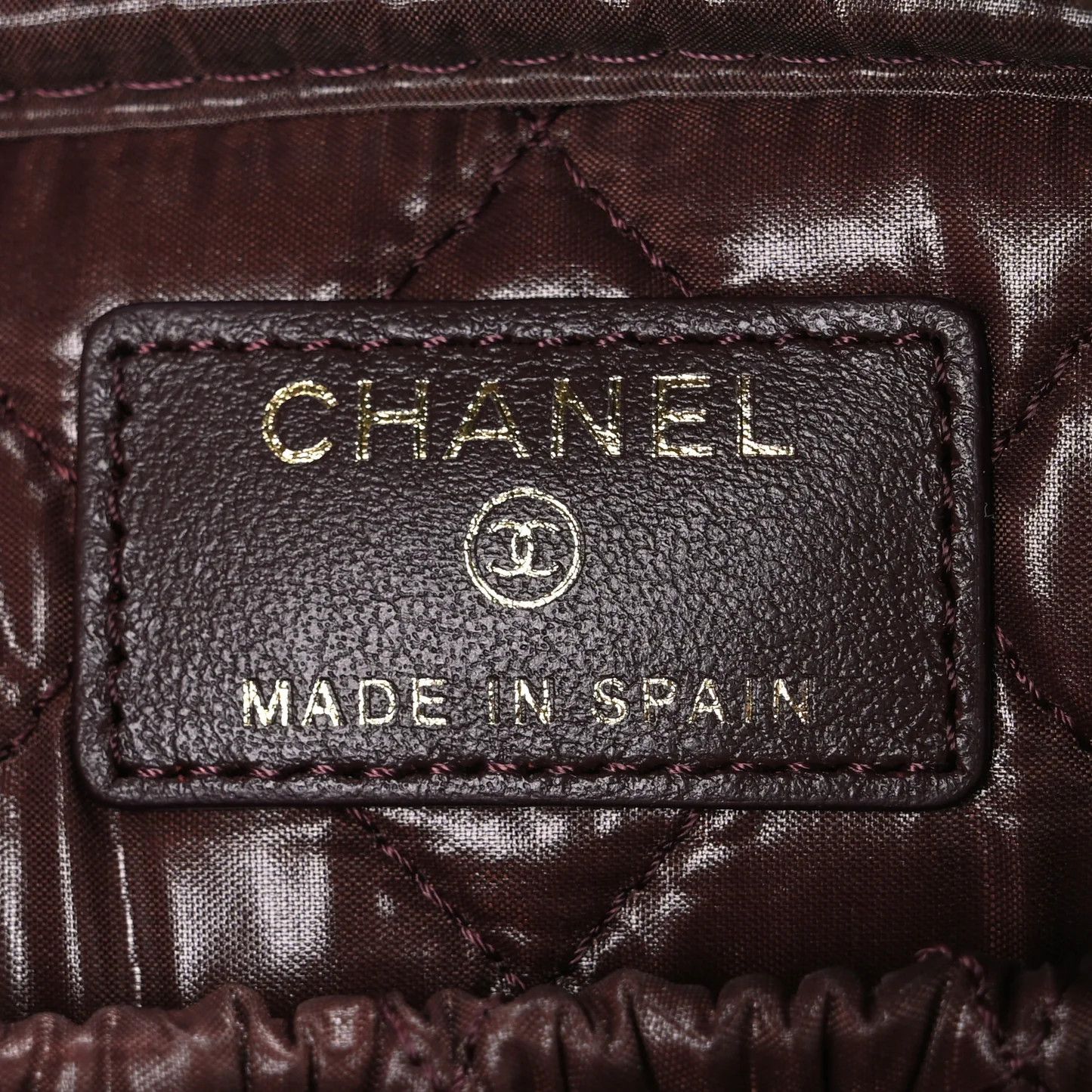 Chanel os11x0326 Size: OS / Medium Curvy Pouch Cosmetic Case Size ONE SIZE - 6 Thumbnail