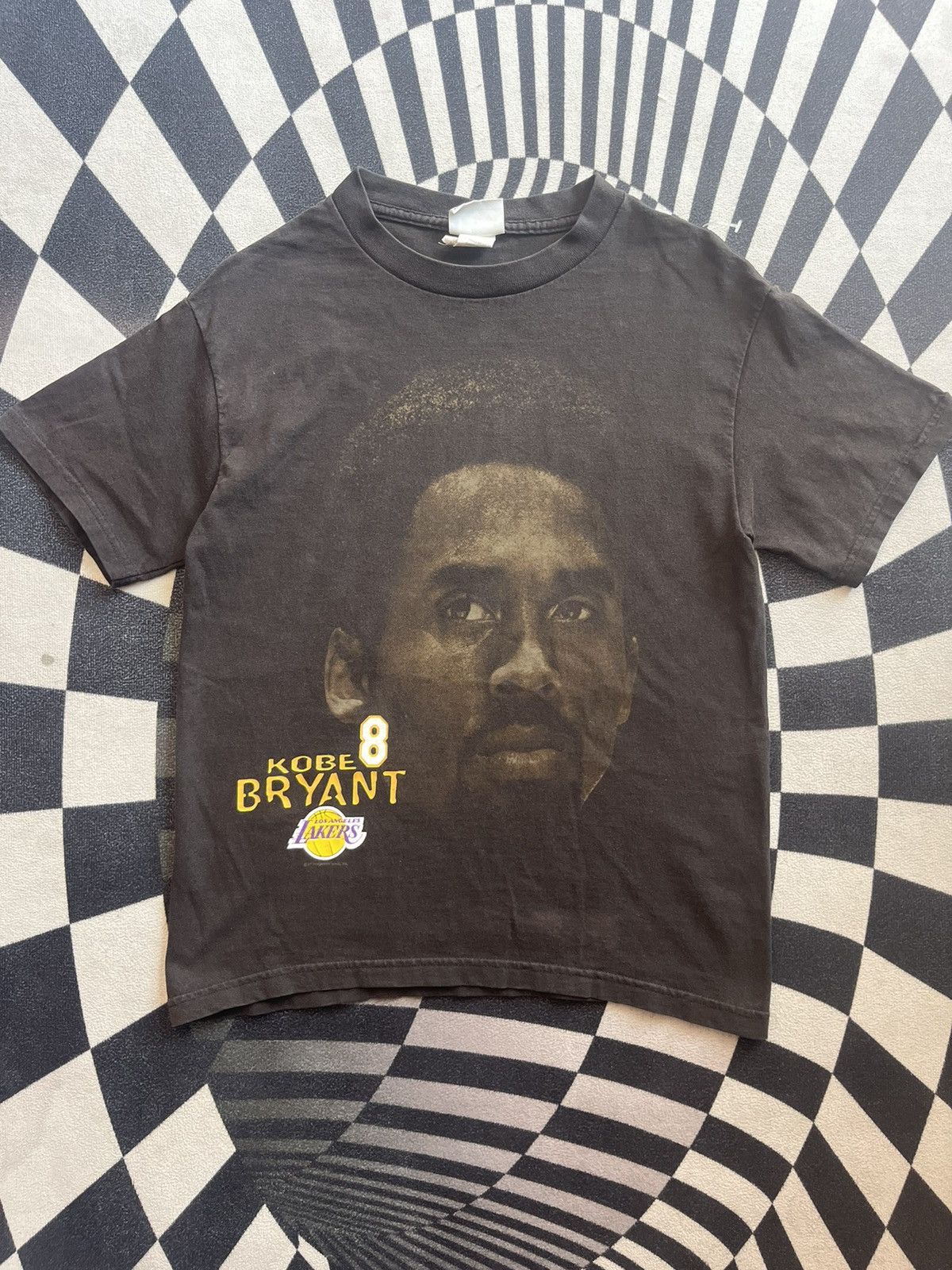 Vintage KOBE BRYANT LA. Lakers big face 2000’s Tshirt