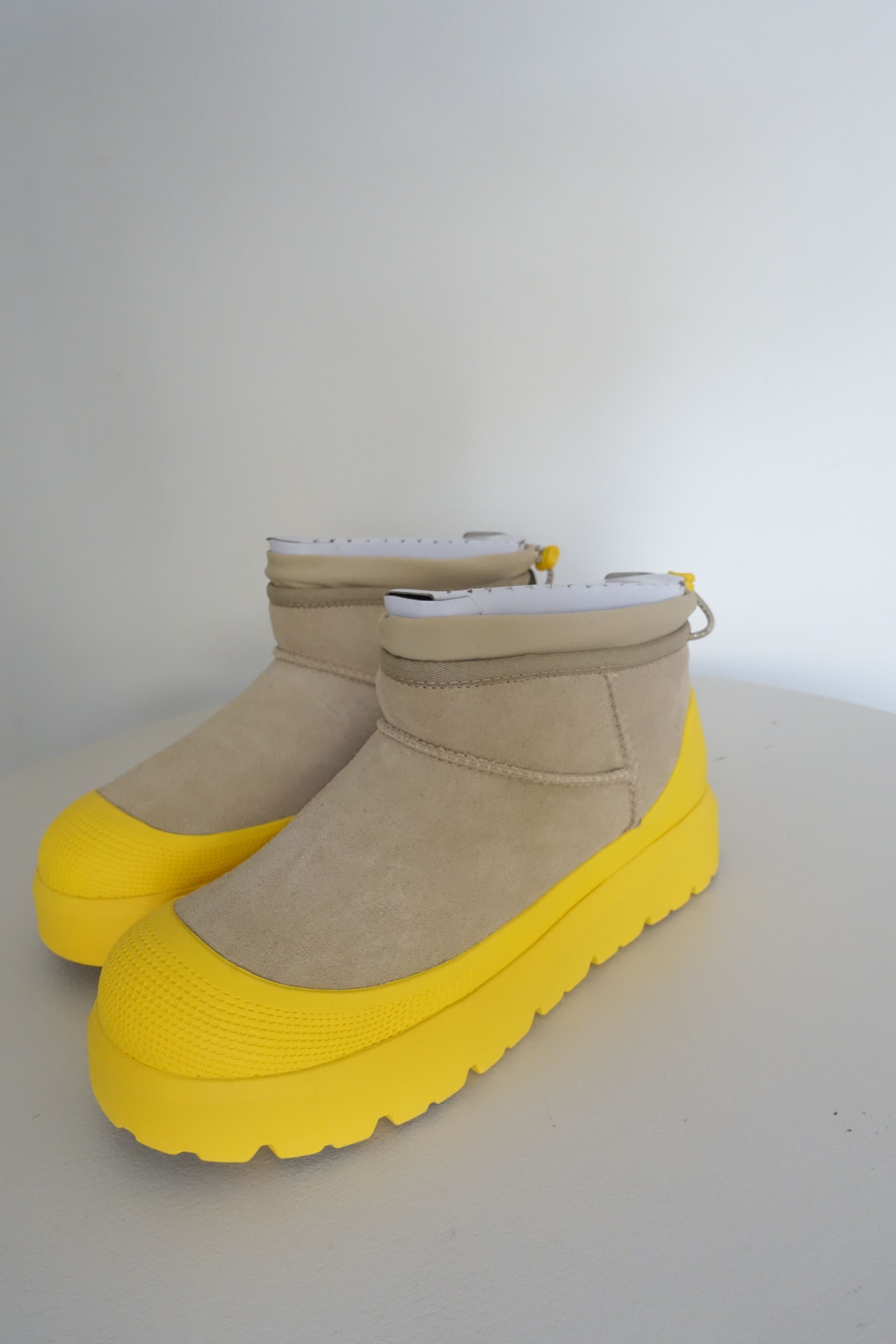 Ugg Ugg - Short Weather Hybrid Size US 10 / EU 43 - 3 Thumbnail