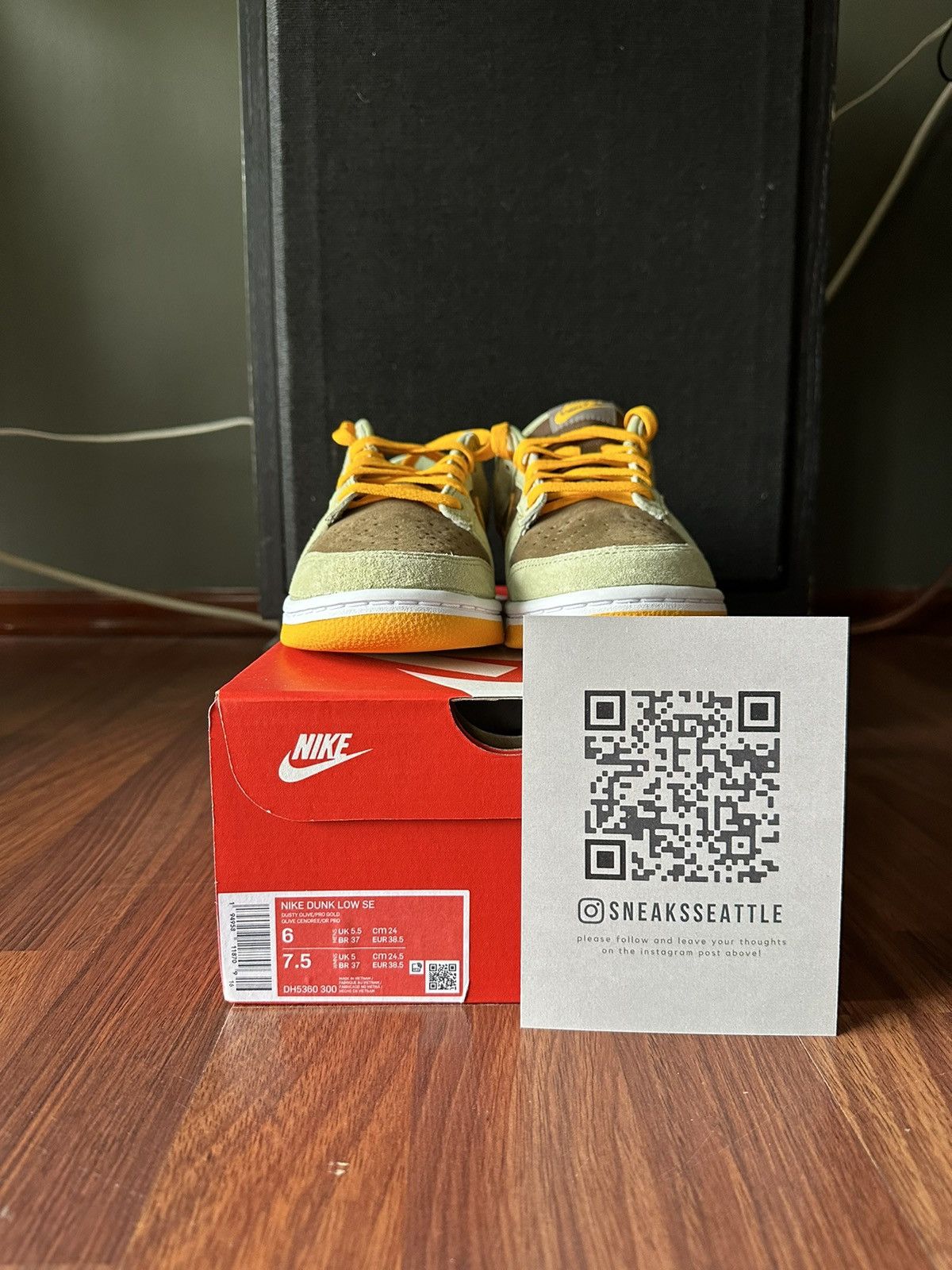 Nike Nike Dunk Low Dusty Olive (2023) Size 6M/7.5W DH5360-300 Size US 6 / EU 39 - 7 Thumbnail