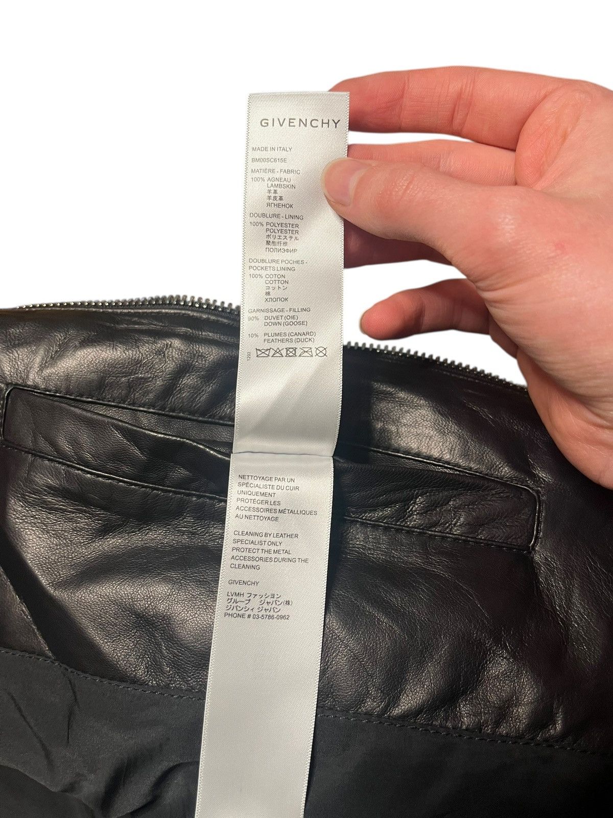 Givenchy Givenchy AW21 Runway Lambskin Leather Puffer Vest Look 5 Size US L / EU 52-54 / 3 - 11 Thumbnail
