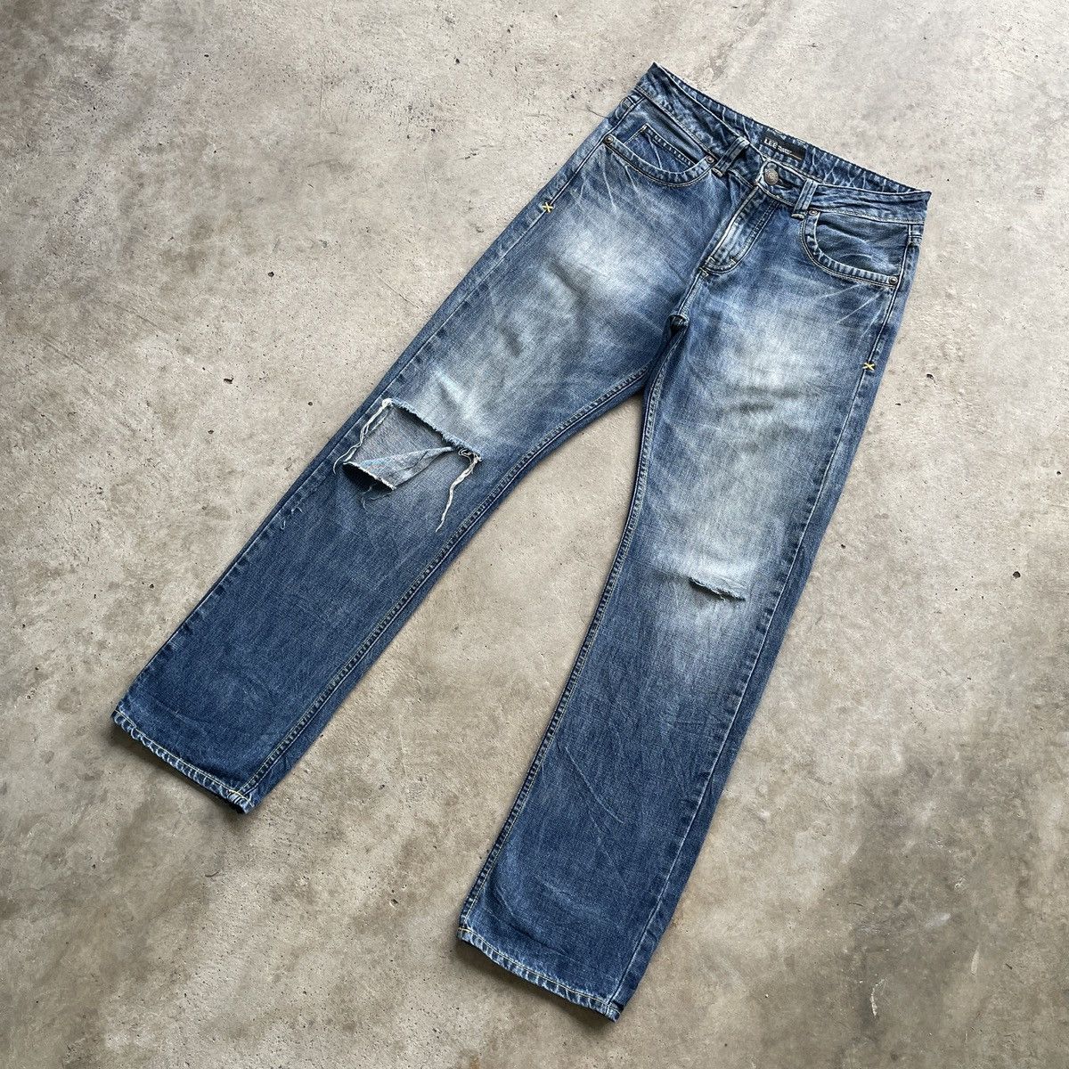 Japanese Brand Vintage Lee Japan Ripped Faded Distressed Jeans Pants W33 Size US 33 - 2 Thumbnail