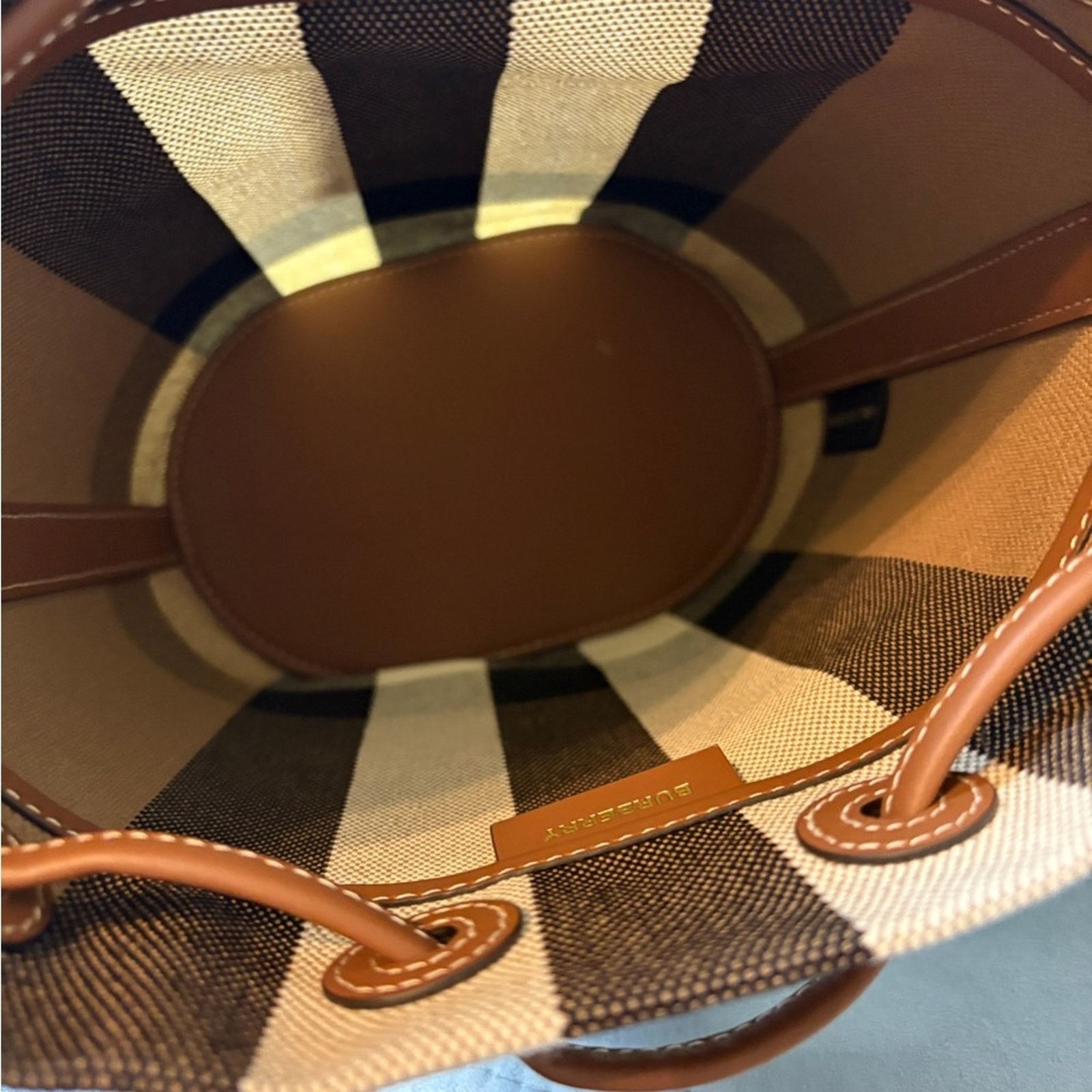 Burberry Burberry Checkered Bucket Bag NWT Size ONE SIZE - 8 Thumbnail