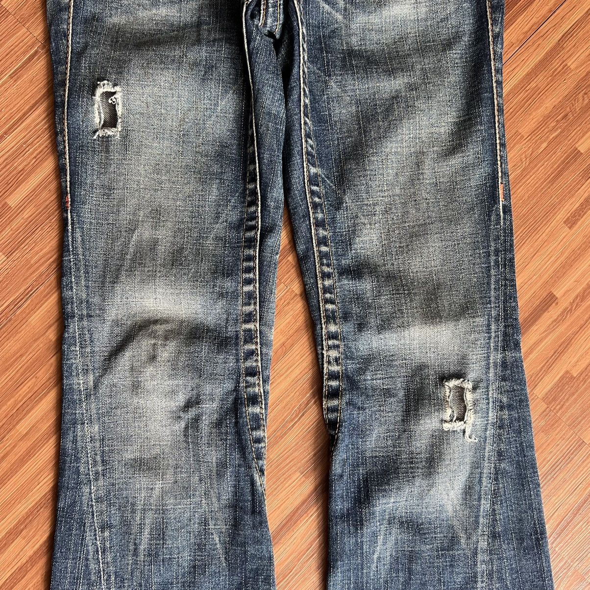 True Religion “VINTAGE” TRUE RELIGION FLARE JEANS Size 29" - 5 Thumbnail